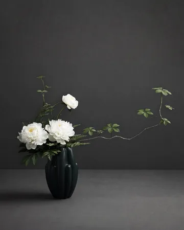 Bloom slim vase mini 34x19,5 cm - Mørkegrøn - 101 Copenhagen