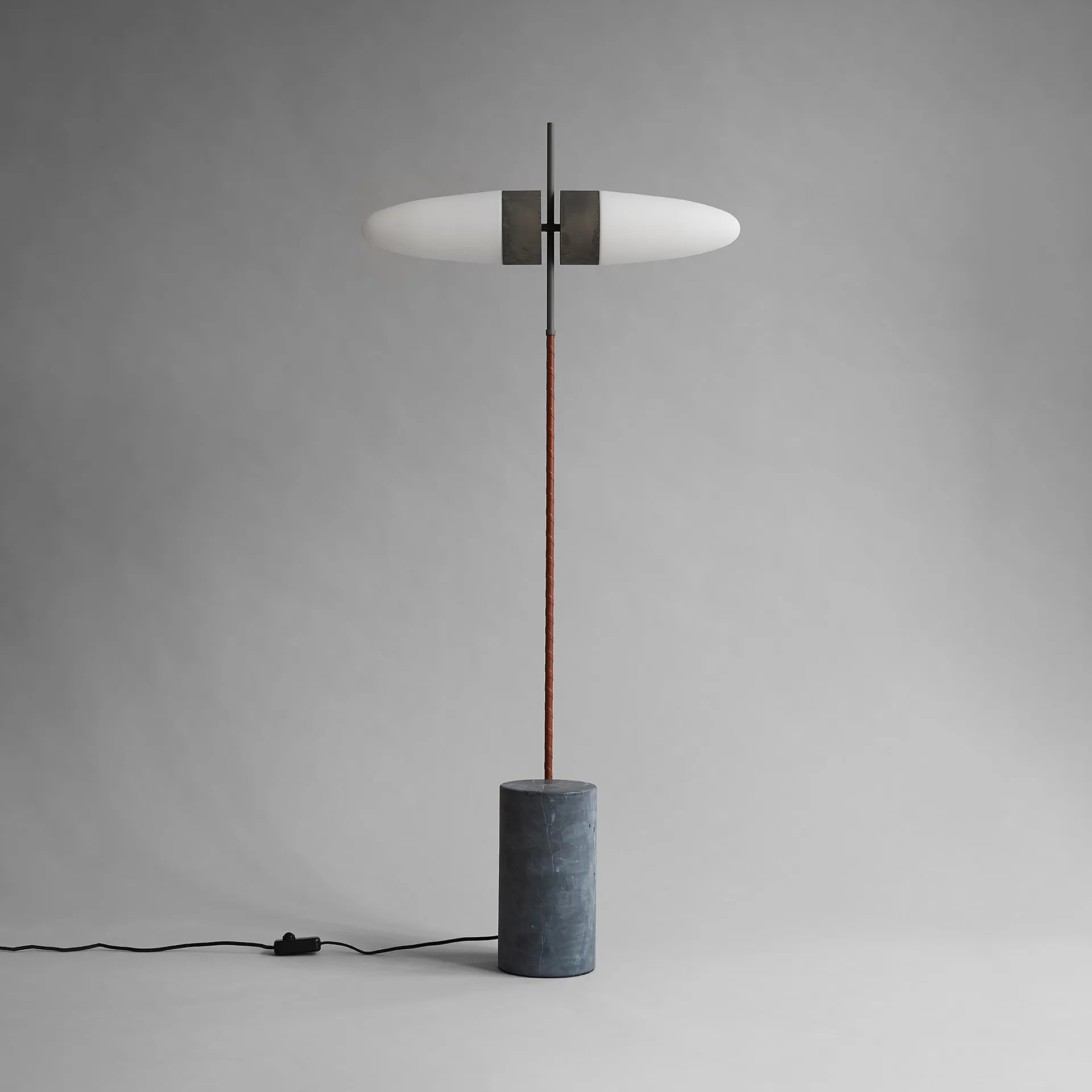 Bull gulvlampe 140 cm, Oxideret 101 Copenhagen