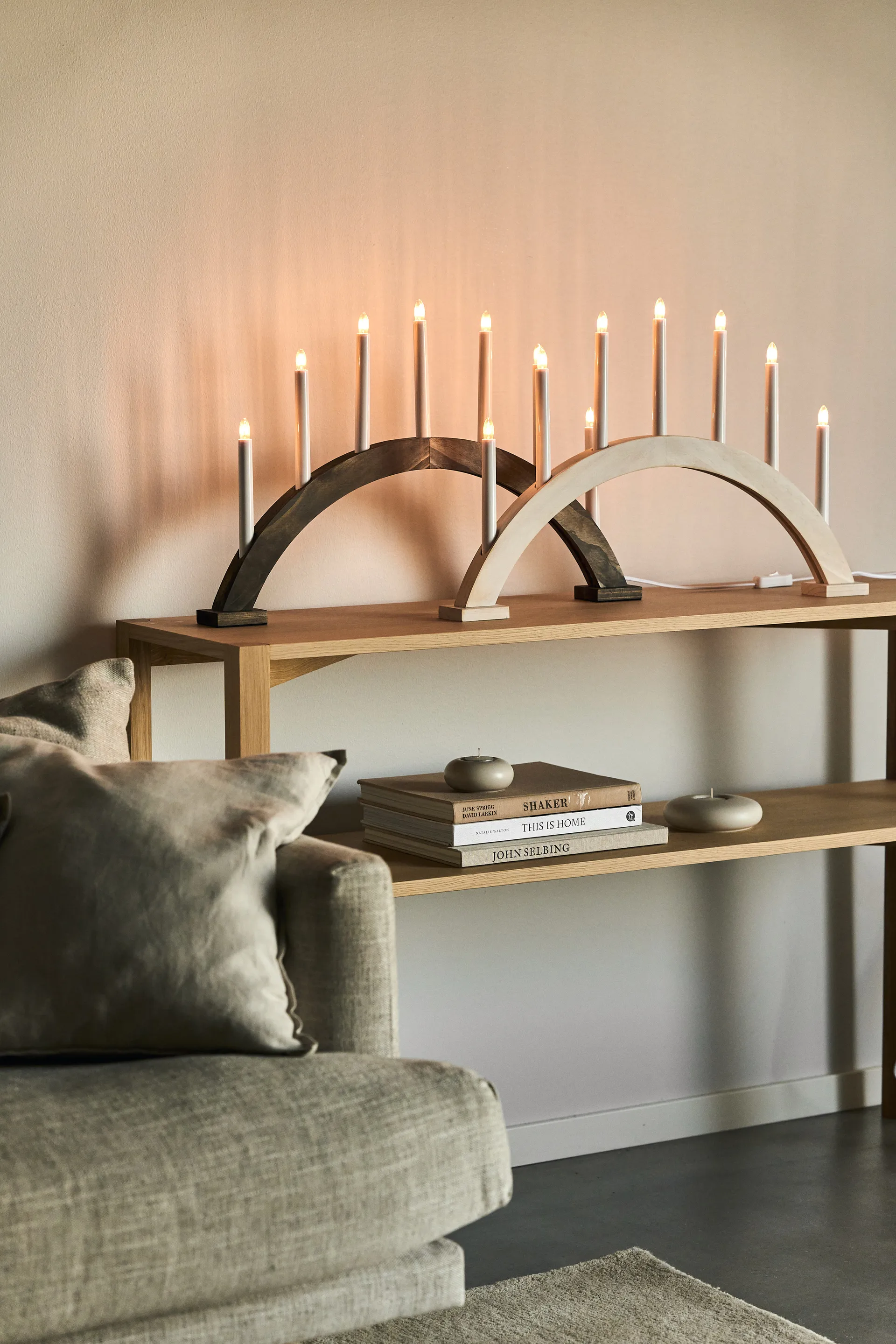 Anton konsolbord 35x125 cm, Hvidpigmenteret eg 1898