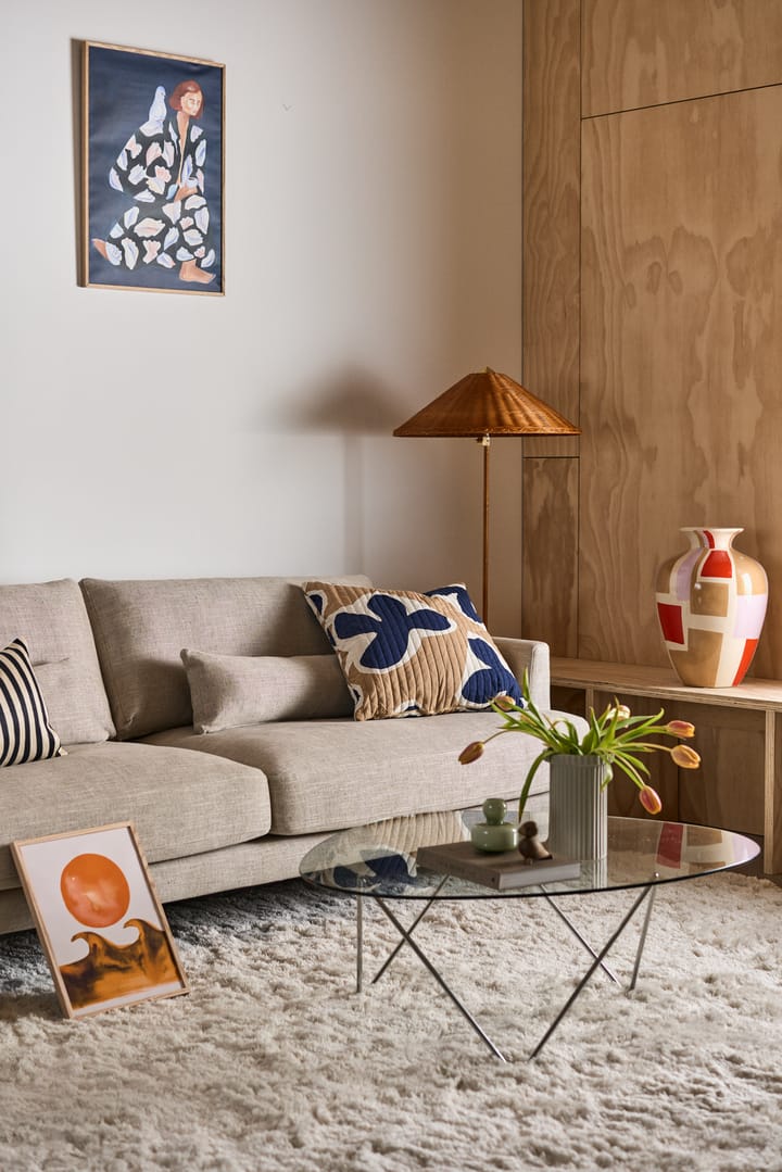 Bredhult sofa, 3-pers. stof Bern 0341 beige, hvidolierede ben i eg 1898