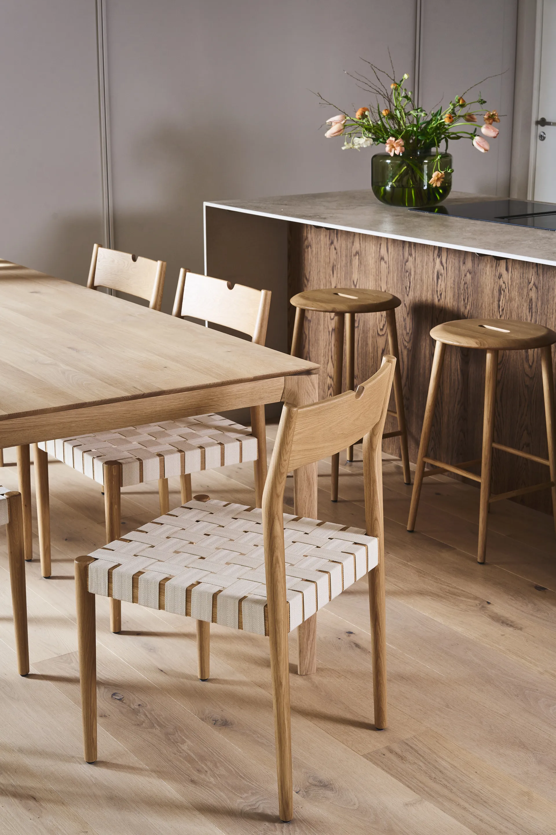 Ekeryd spisestol, Webbing-laquered oak 1898