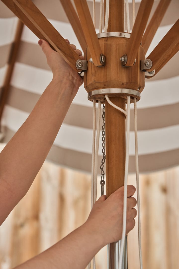 Hisshult parasol Ø270 cm, Beige stripe-teak 1898