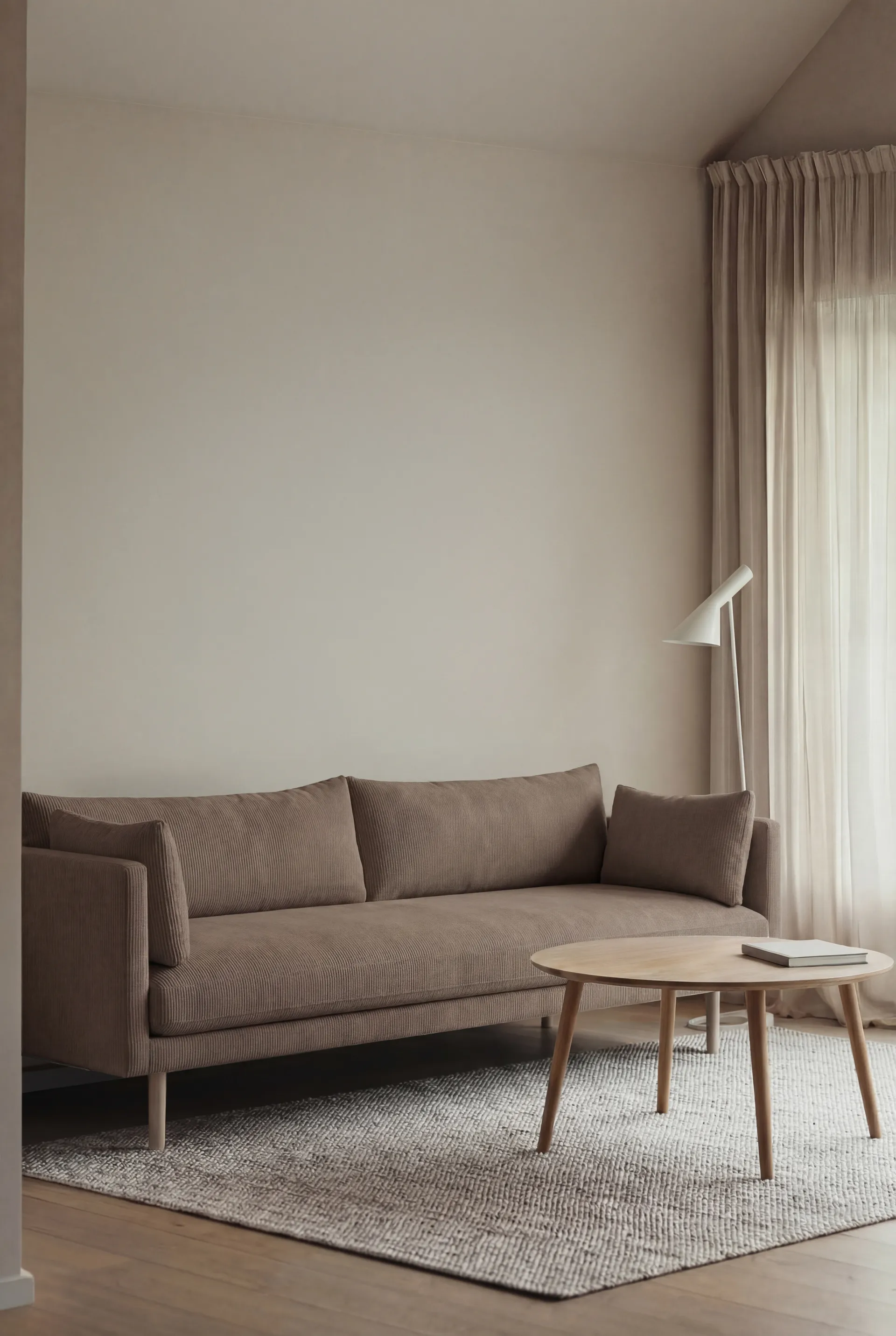 Linnevik sofa, Jump Brown 1955-hvidolieret eg, 4-pers., uden skørt 1898
