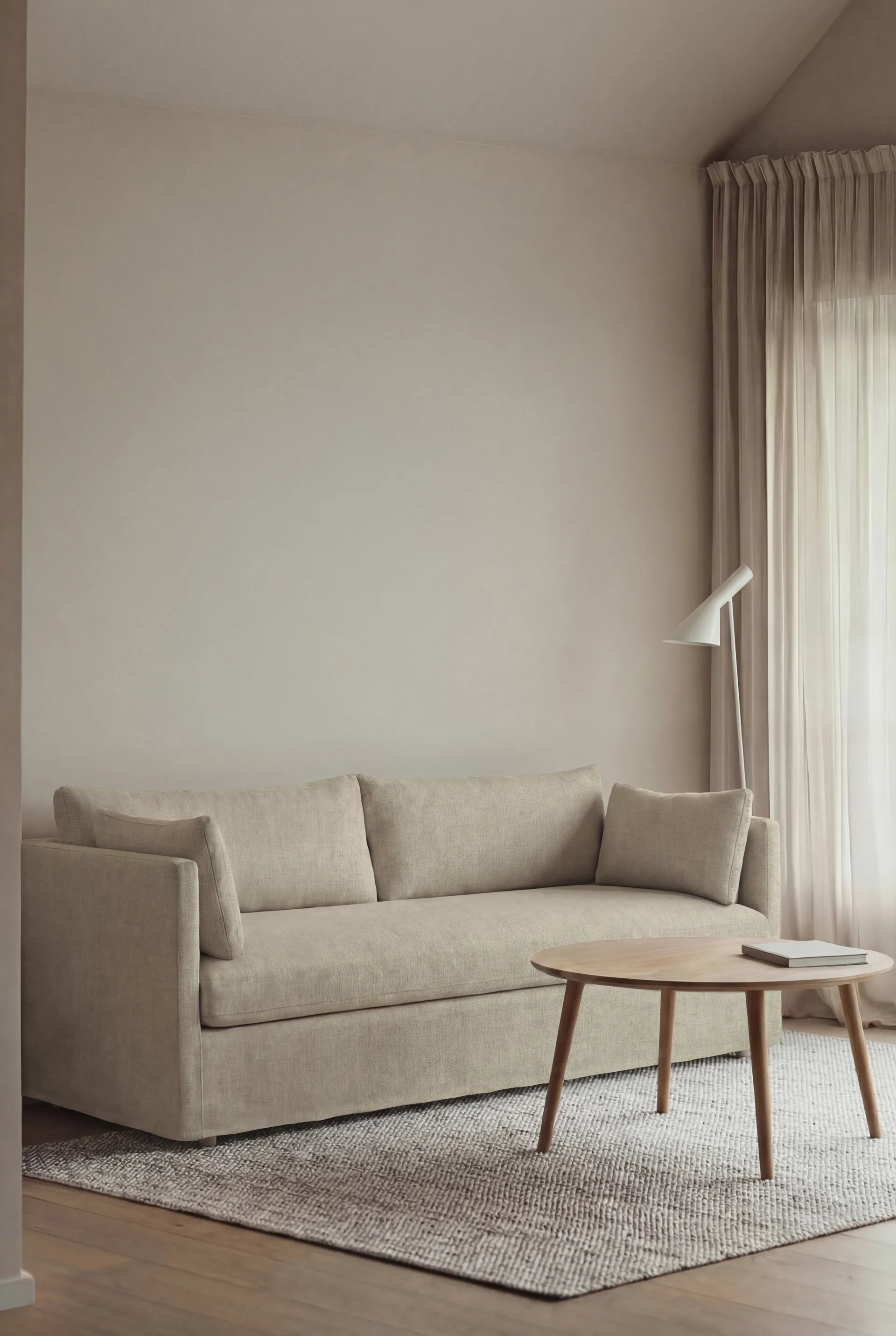 Linnevik sofa, Luiza Beige 3981-hvidolieret eg, 3-pers., med skørt 1898