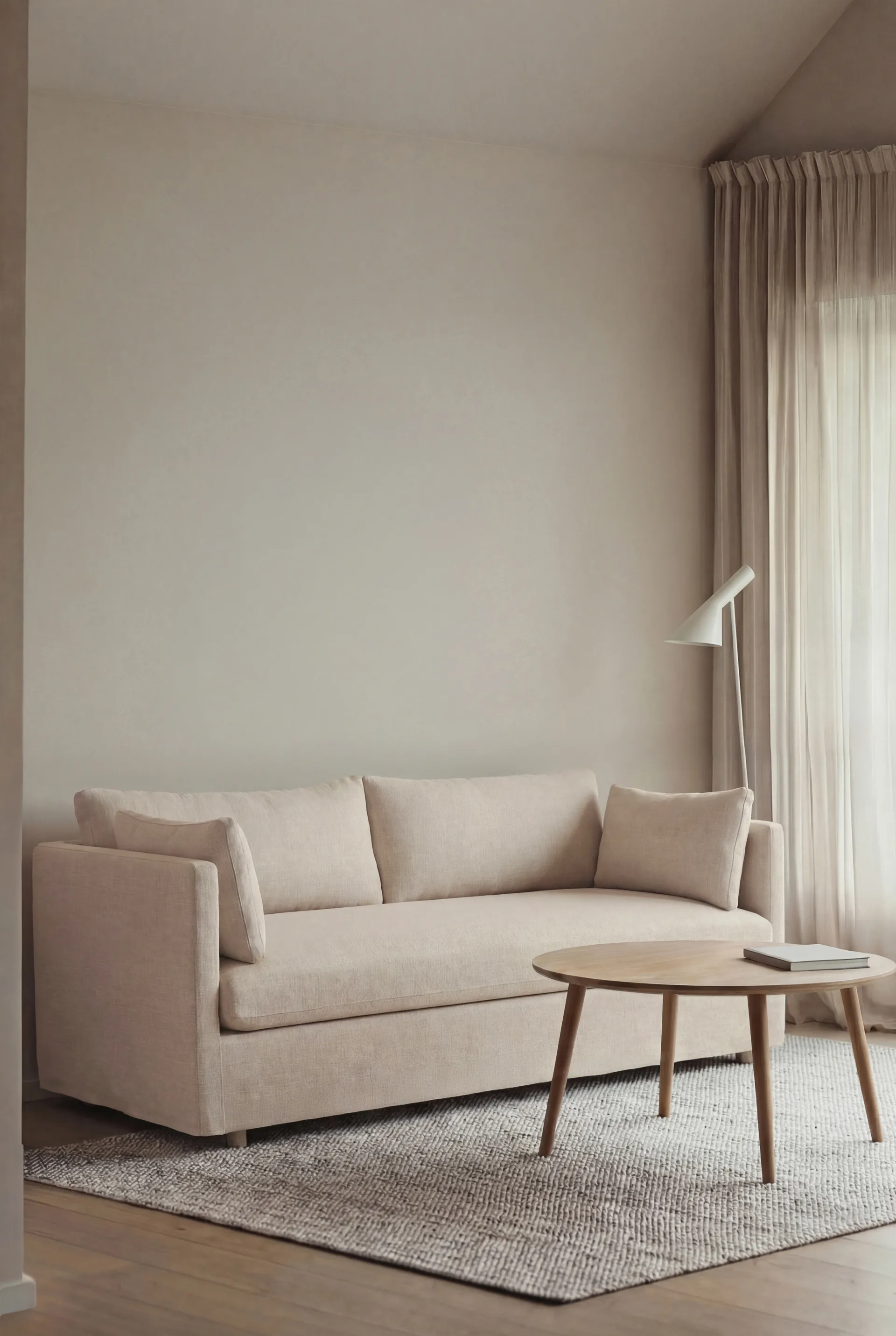 Linnevik sofa, Oslo Nature 1540-hvidolieret eg, 2-pers., med skørt 1898