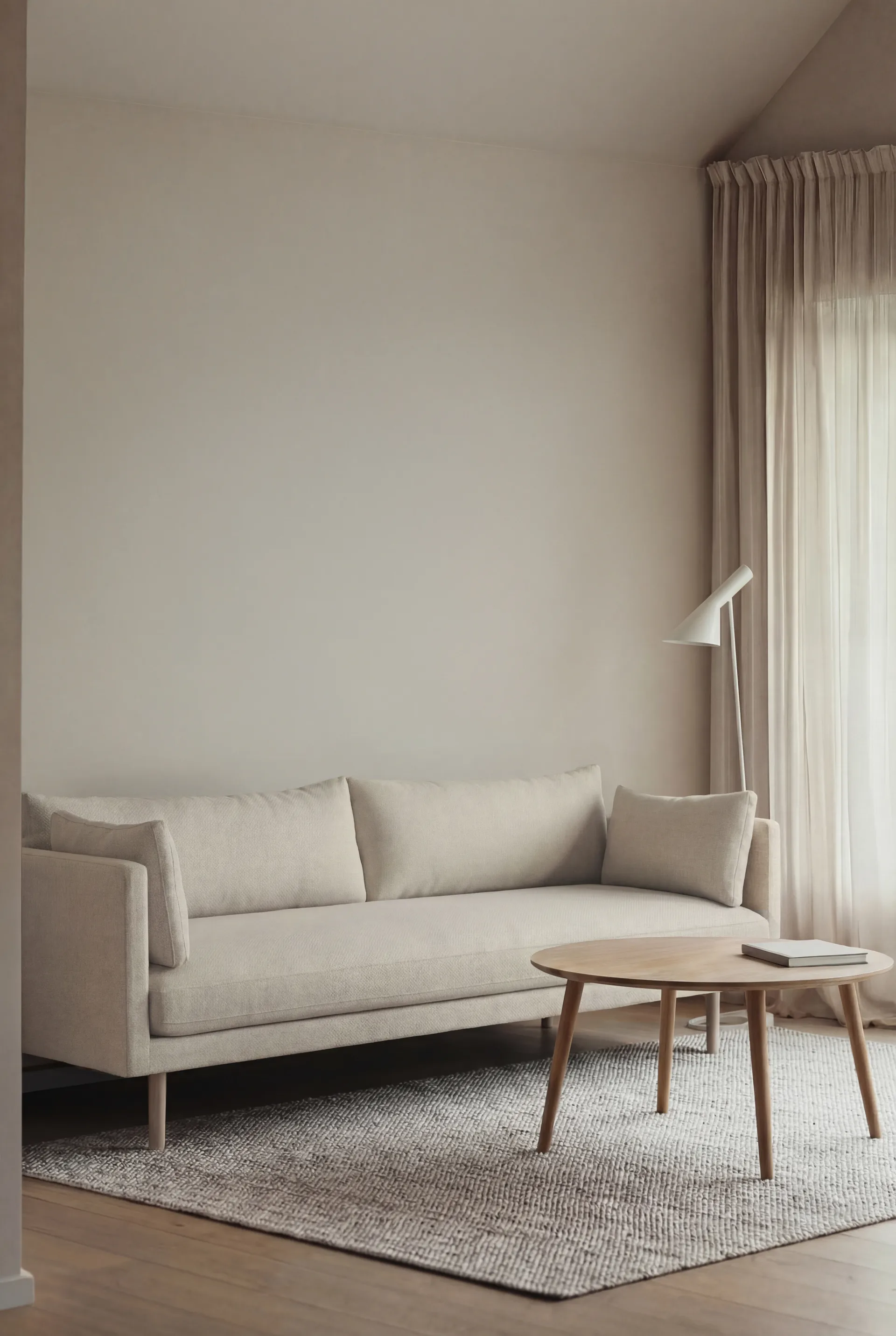 Linnevik sofa, Oslo Nature 1540-hvidolieret eg, 4-pers., uden skørt 1898