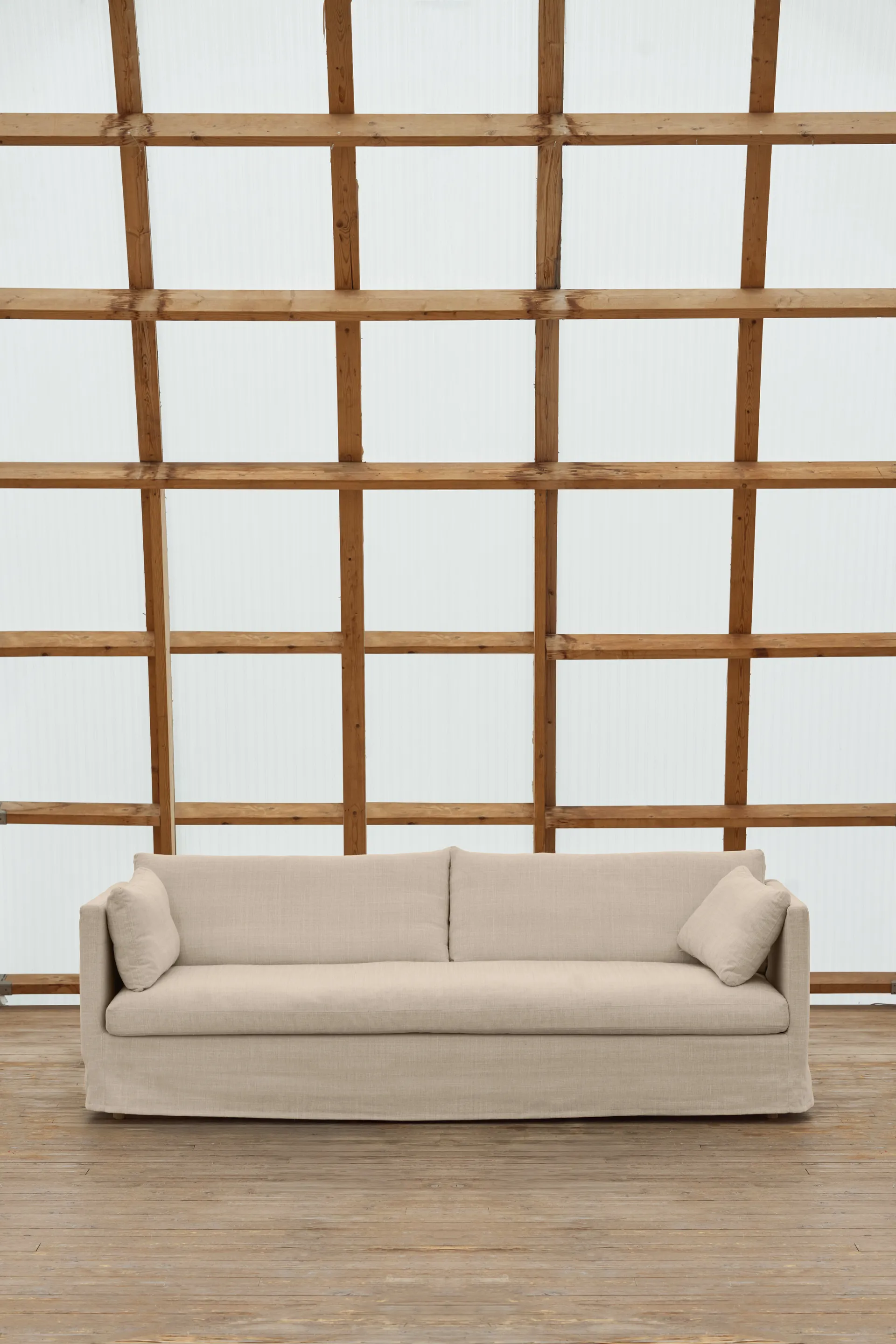 Linnevik sofa, Same Beige 6670-hvidolieret eg, 4-pers., med skørt 1898