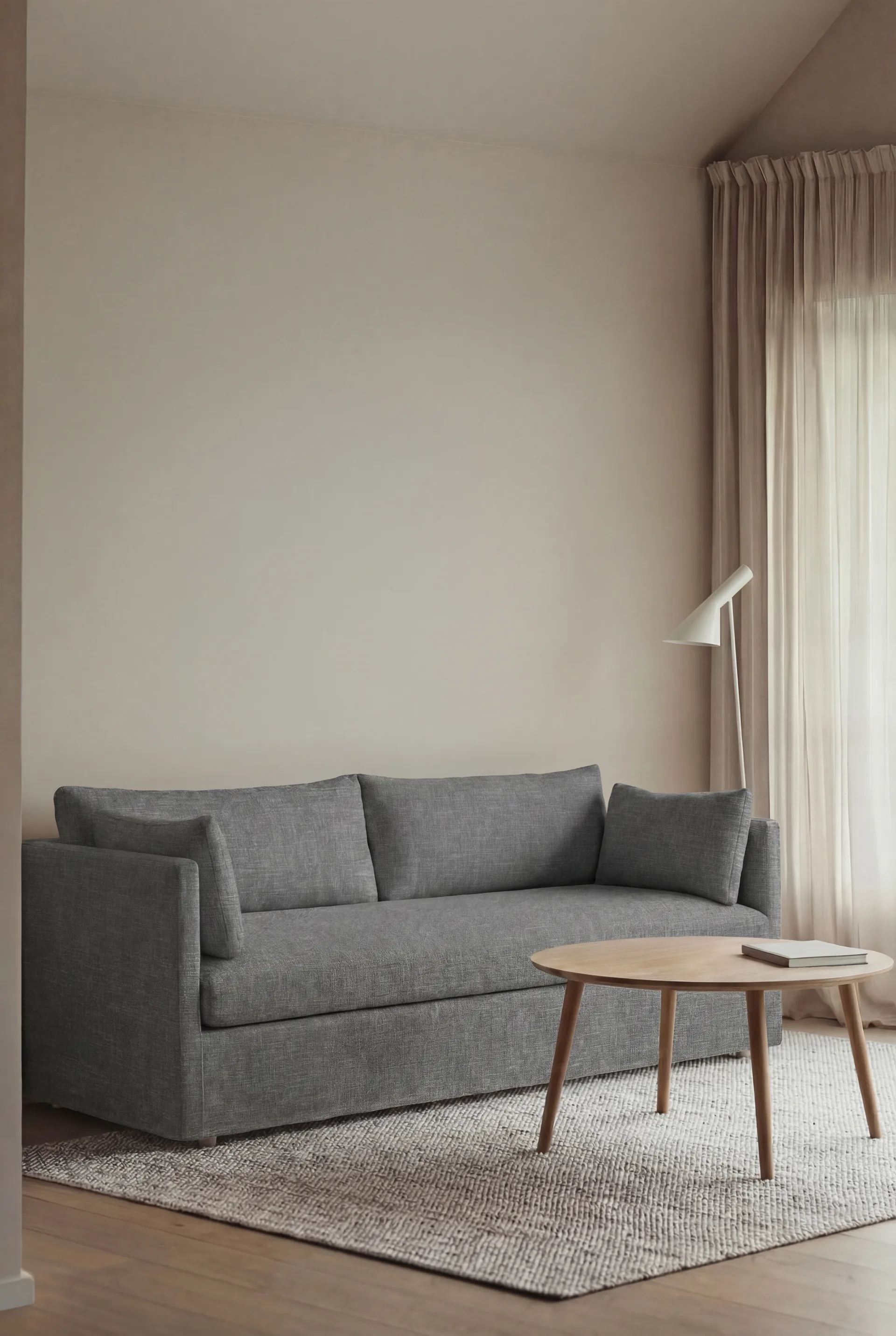 Linnevik sofa, Same Blue 6678-hvidolieret eg, 3-pers., med skørt 1898