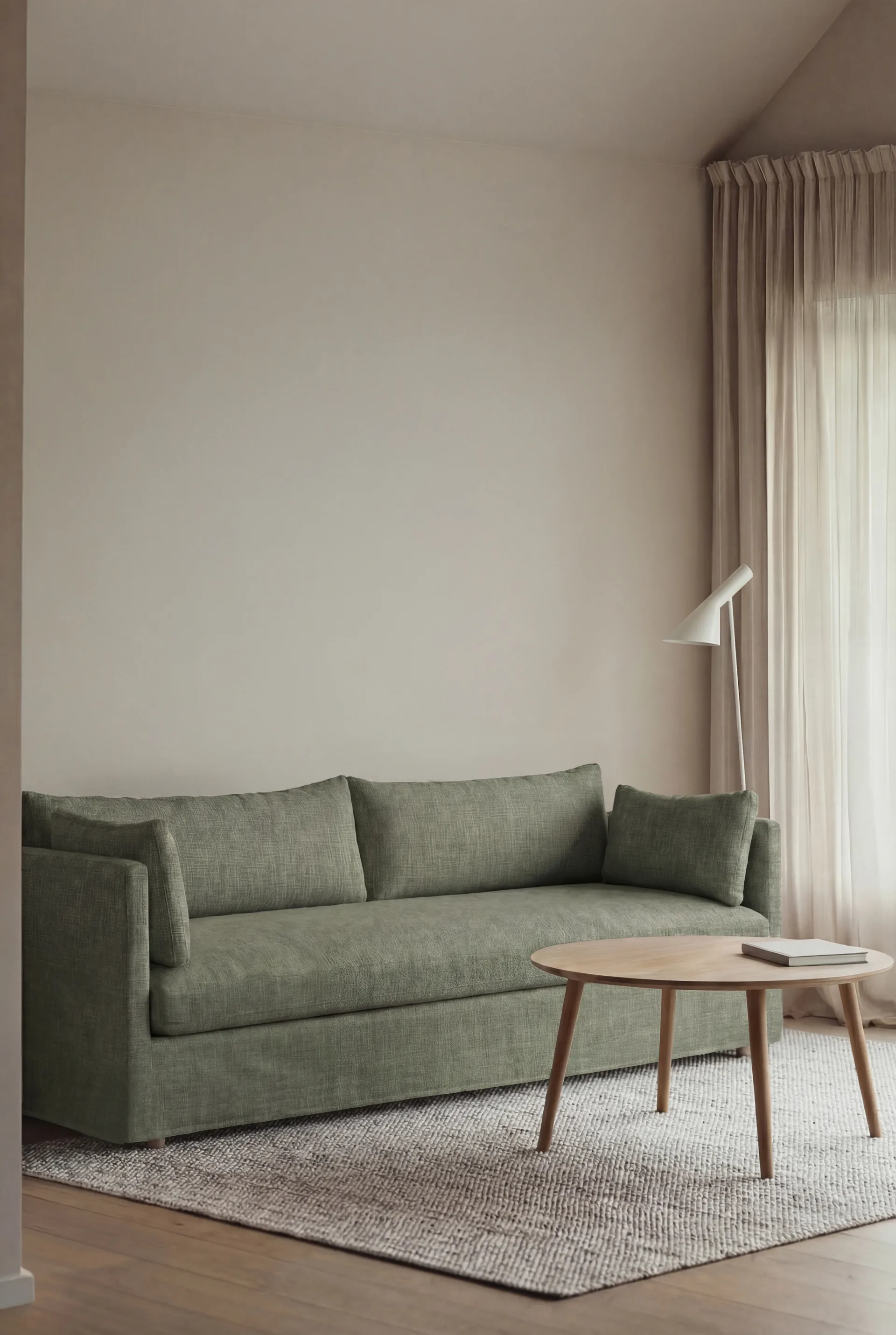 Linnevik sofa, Same Forest 6677-hvidolieret eg, 4-pers., med skørt 1898