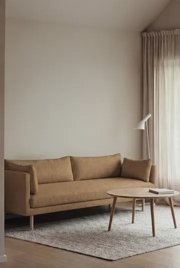 Linnevik sofa - Same Ochre 6676-hvidolieret eg, 4-pers., uden skørt - 1898