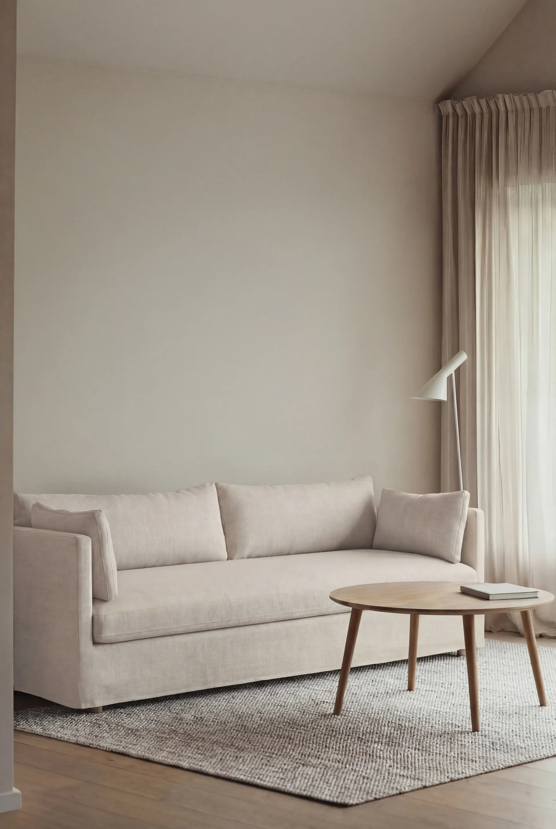 Linnevik sofa, Same Off White 6671-hvidolieret eg, 4-pers., med skørt 1898