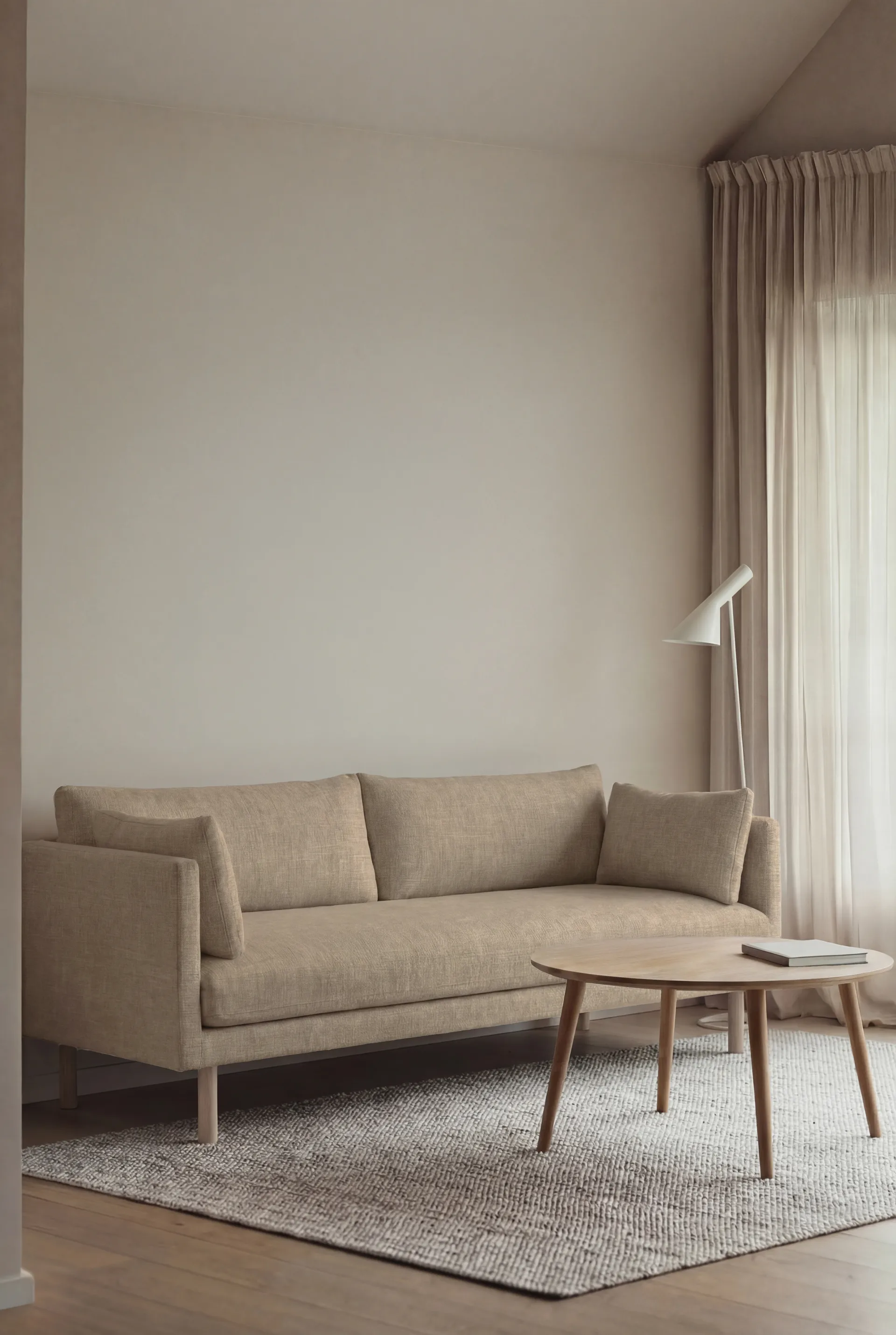 Linnevik sofa, Same Sand 6672-hvidolieret eg, 3-pers. 1898