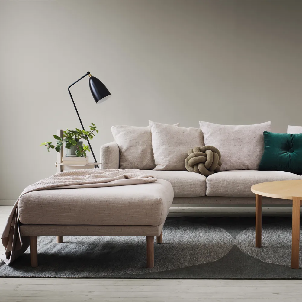 Sjövik fodskammel, stof Bern 0345, hvidolierede egetræsben 1898