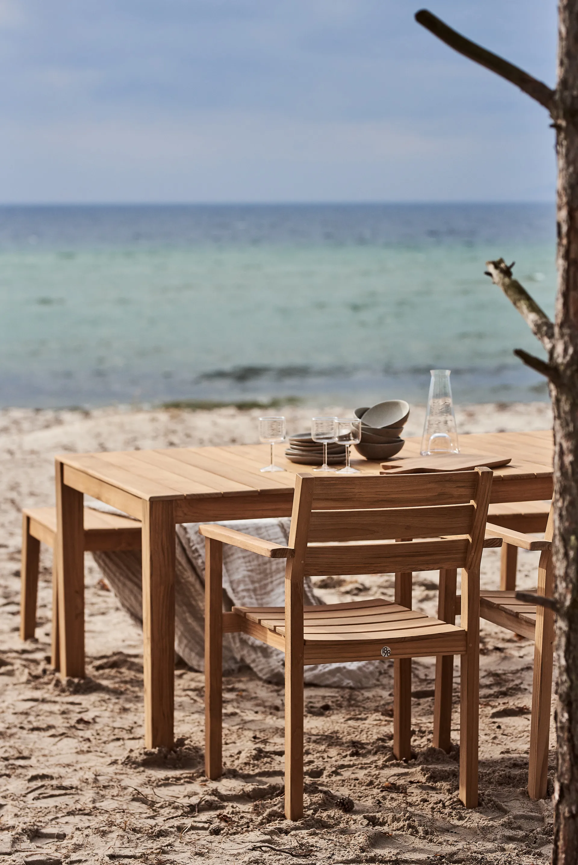 Sköndal spisegruppe med 6 teaktræsstole 1898