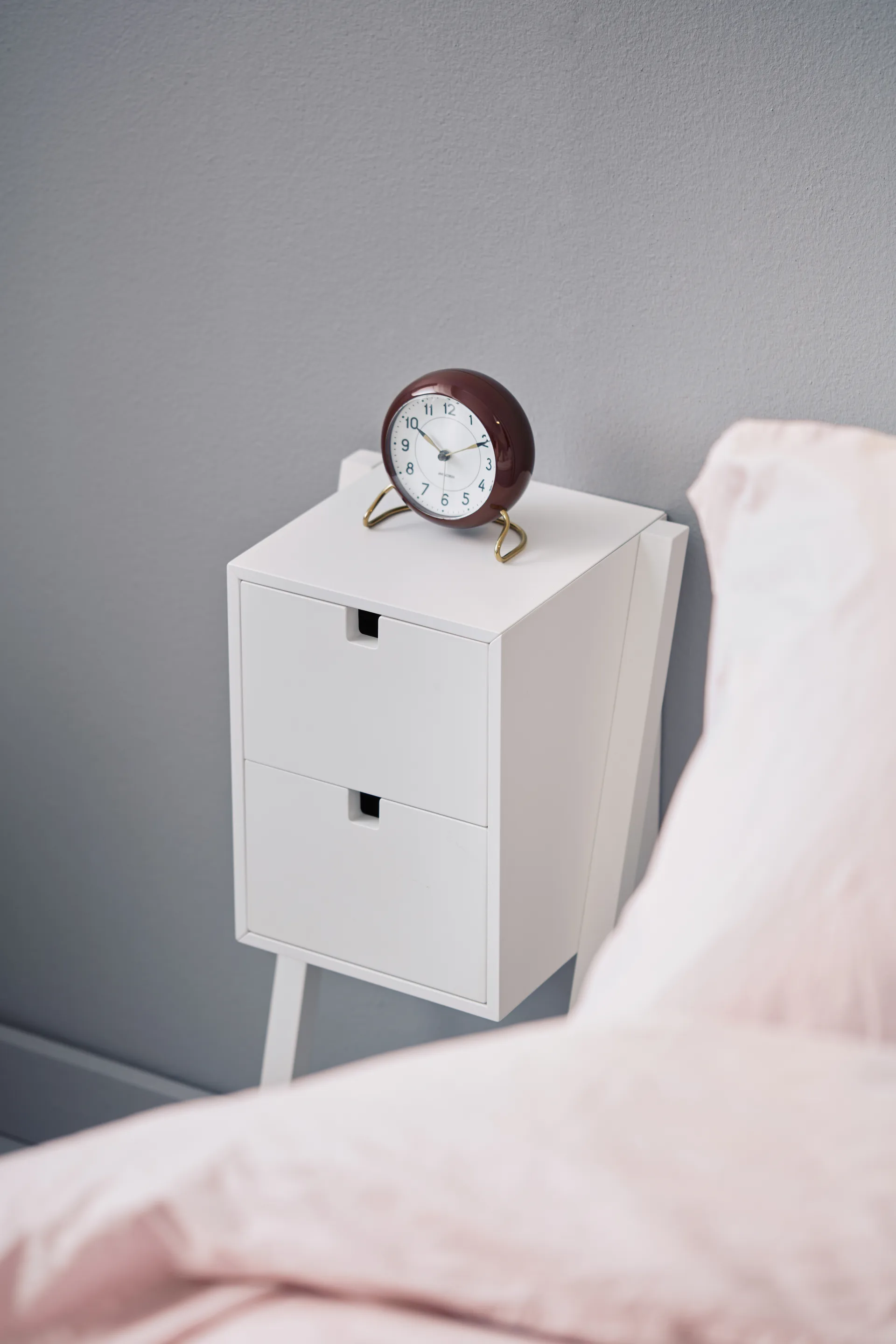 Square sengebord og -hylde, Hvid 1898