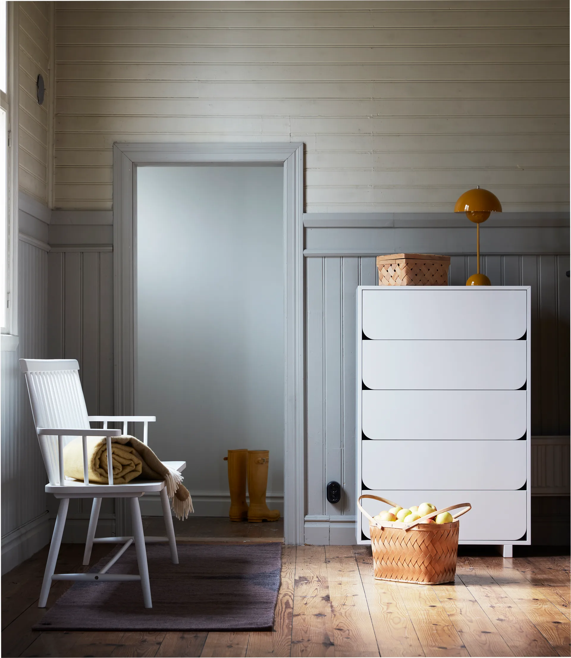 Vidja høj kommode, hvid lak, 5 skuffer 1898