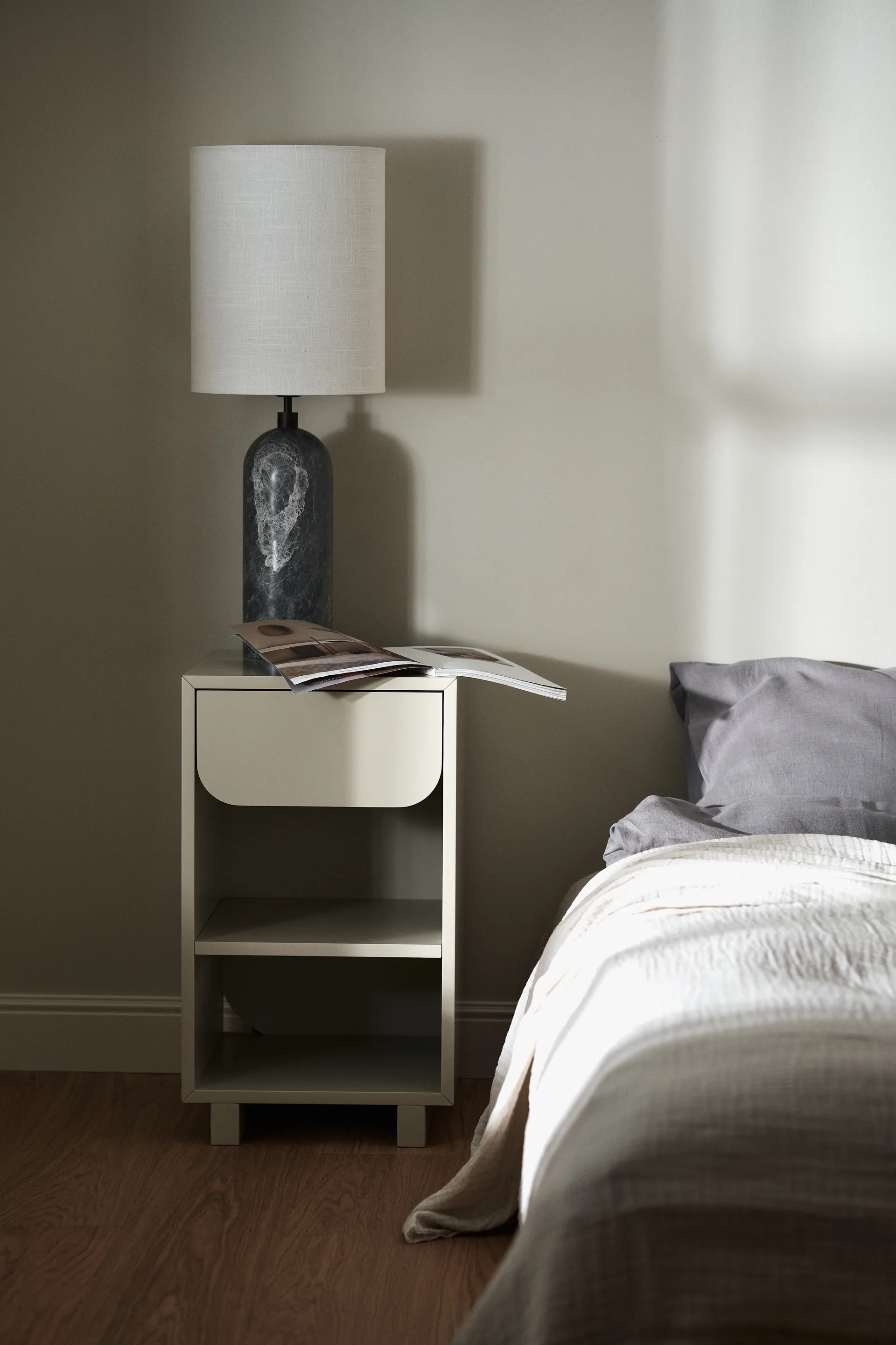 Vidja sengeborde, Sand 1898