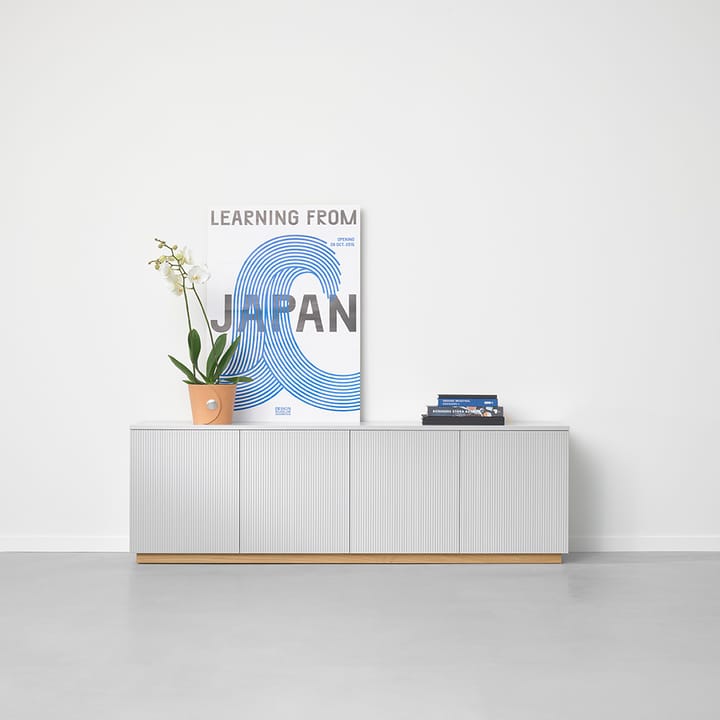 Beam sideboard, lysegrå, sokkel i olieret eg A2