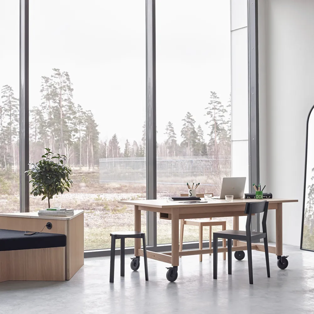 Connect skrivebord, eg hvidolieret, sorte hjul, H73 A2