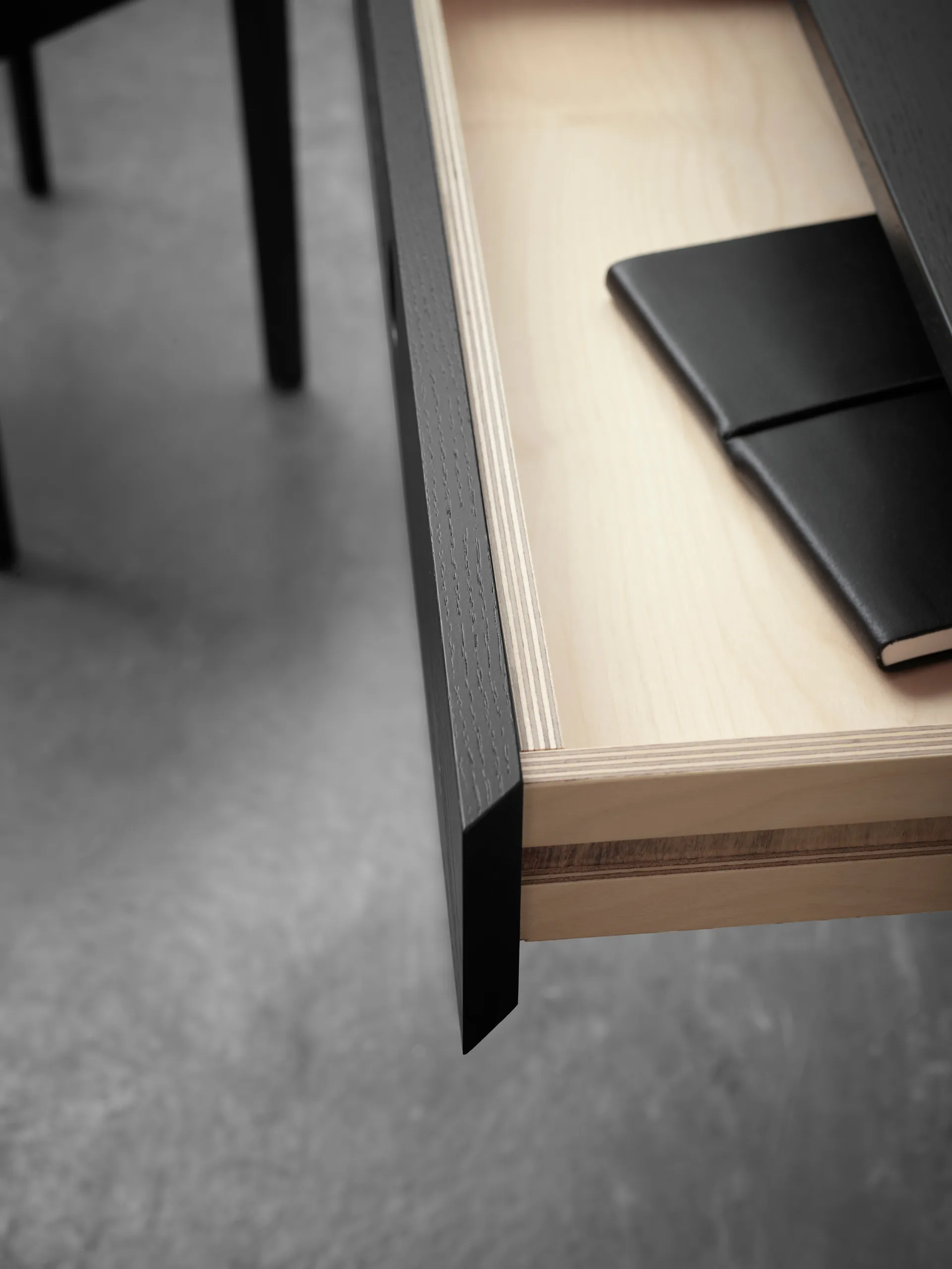 Mind skrivebord, Sortbejdset eg, 118x74x44 cm A2