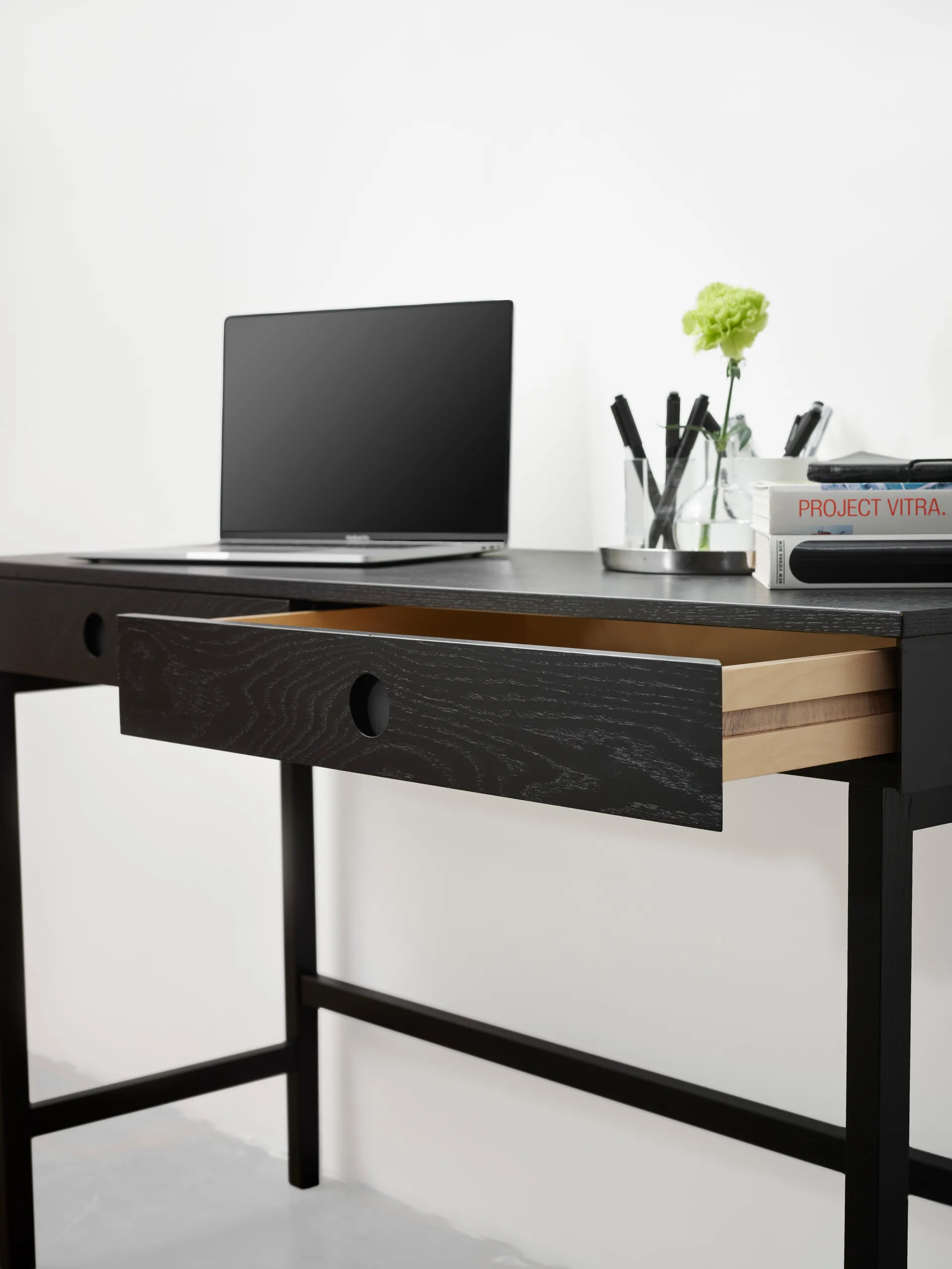 Mind skrivebord, Sortbejdset eg, 118x74x44 cm A2