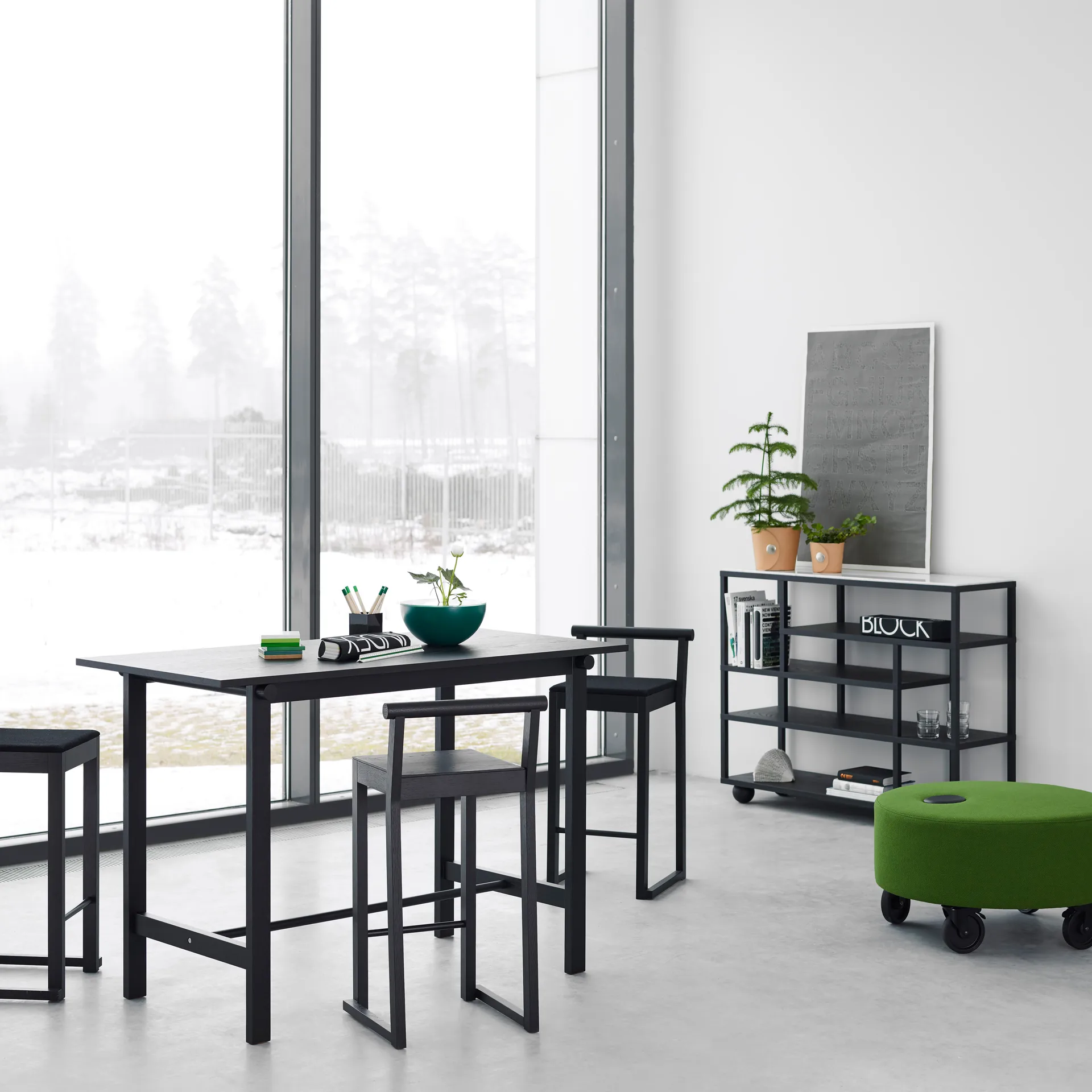 Show hylde, Sortbejdset eg A2