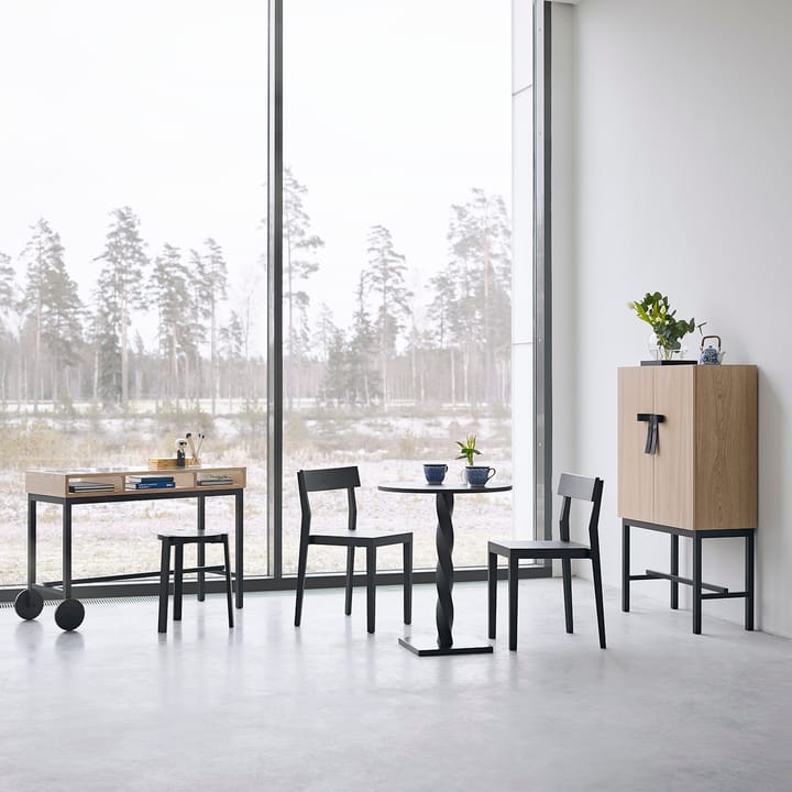The Bow skab, Hvidolieret egetræ/Sort A2