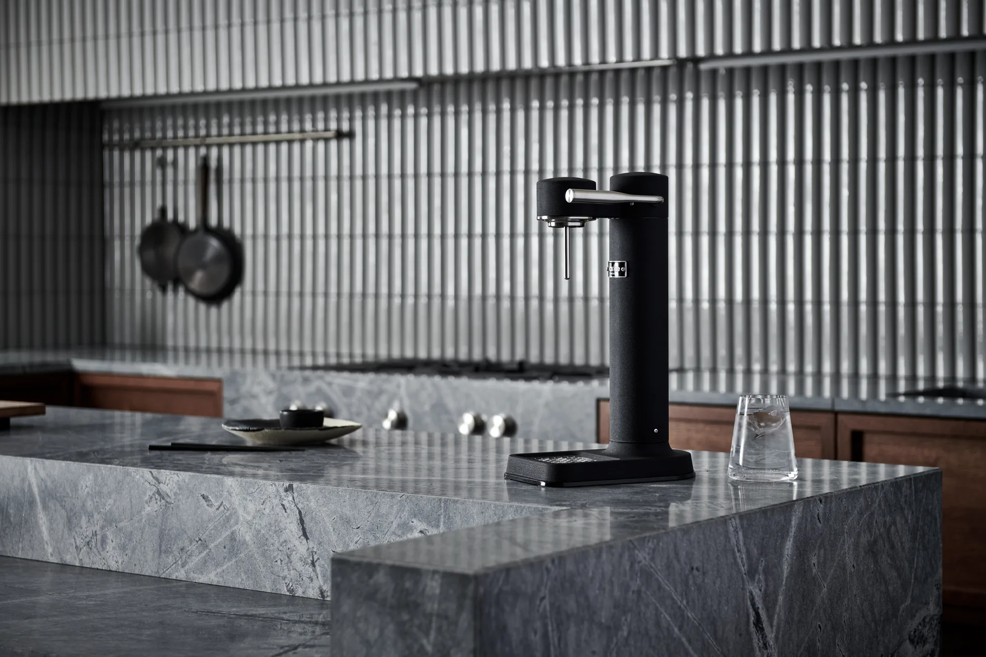 Carbonator 3 sodavandsmaskine, Mat sort Aarke