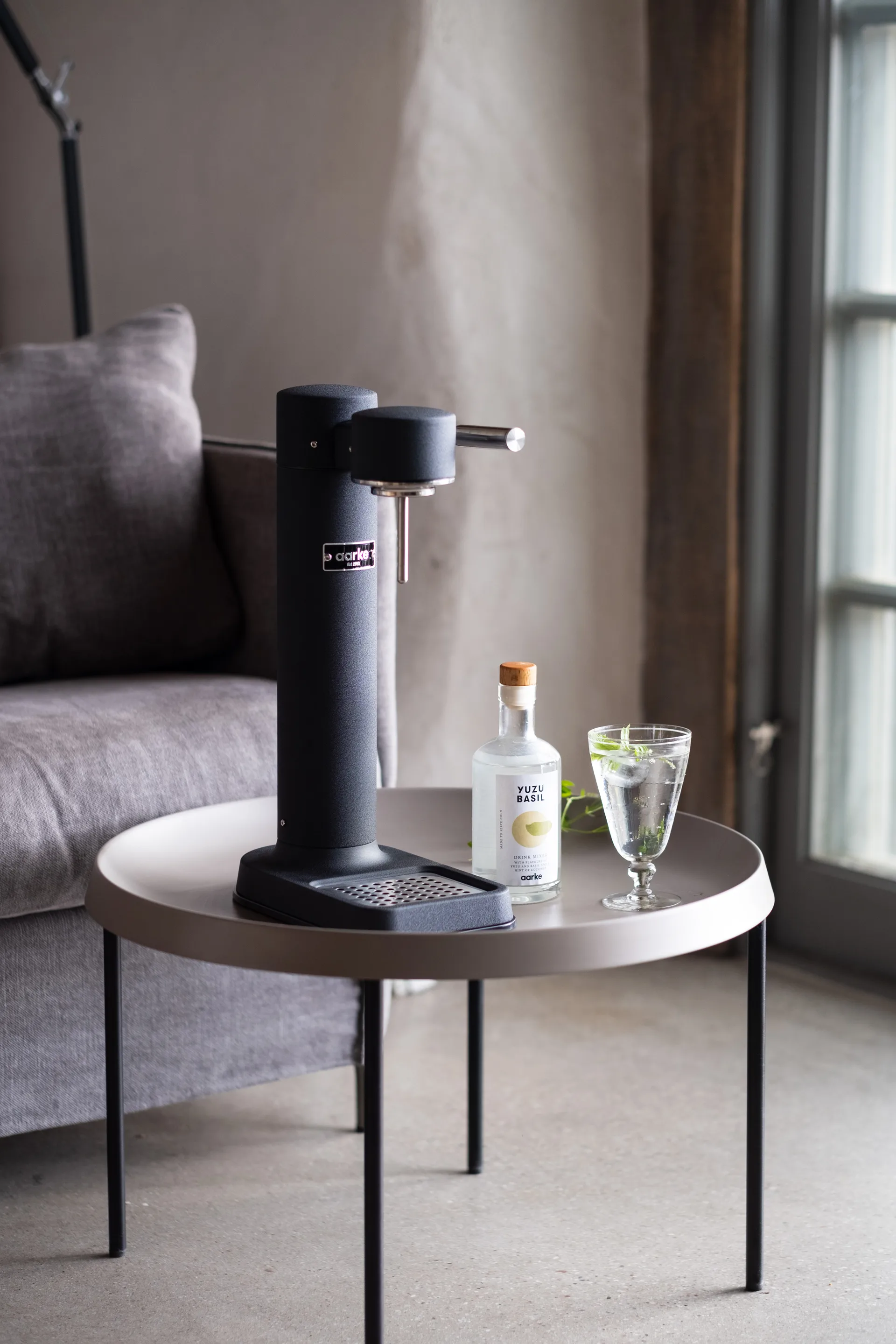 Carbonator 3 sodavandsmaskine, Mat sort Aarke