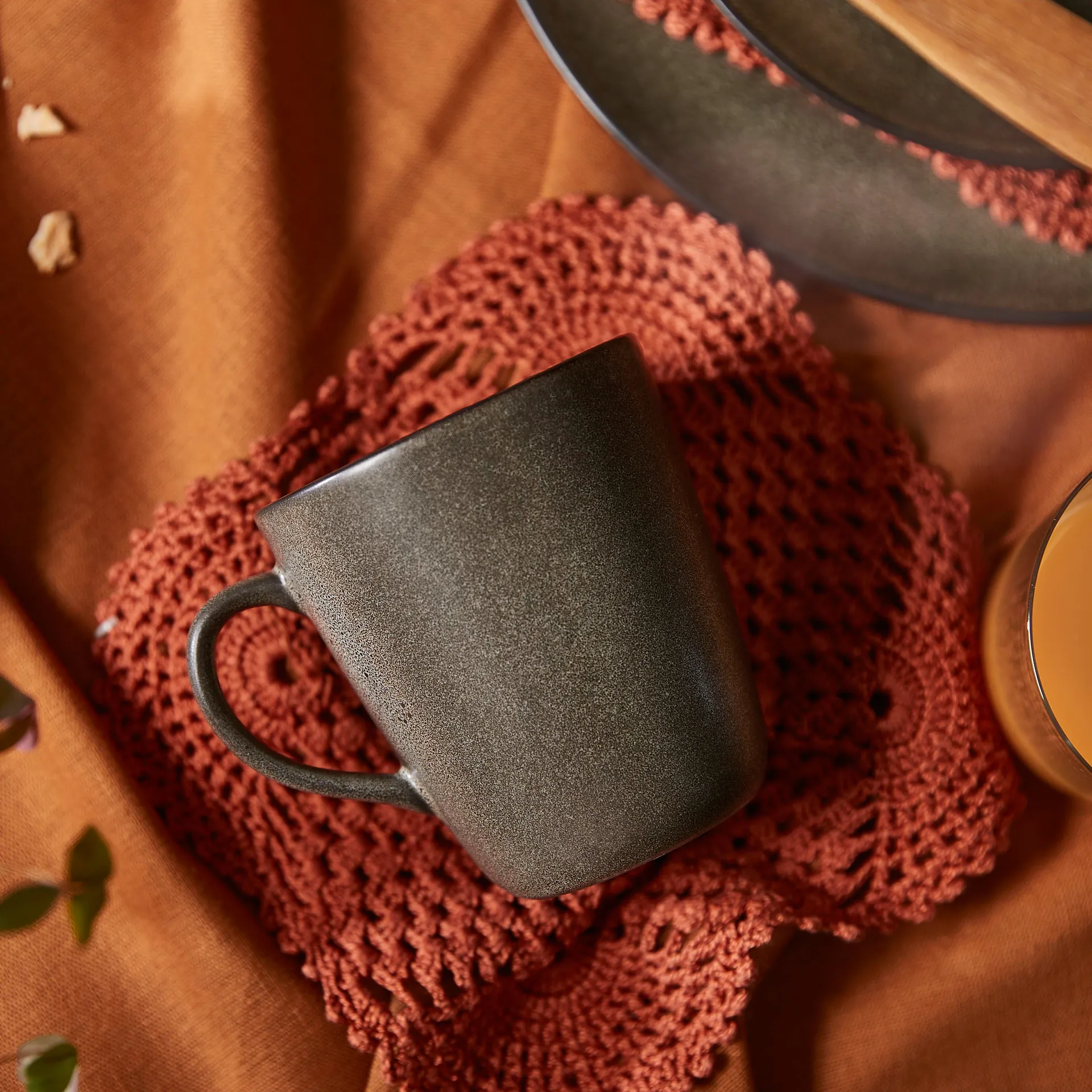 Raw krus med håndtag 35 cl, Forest brown Aida