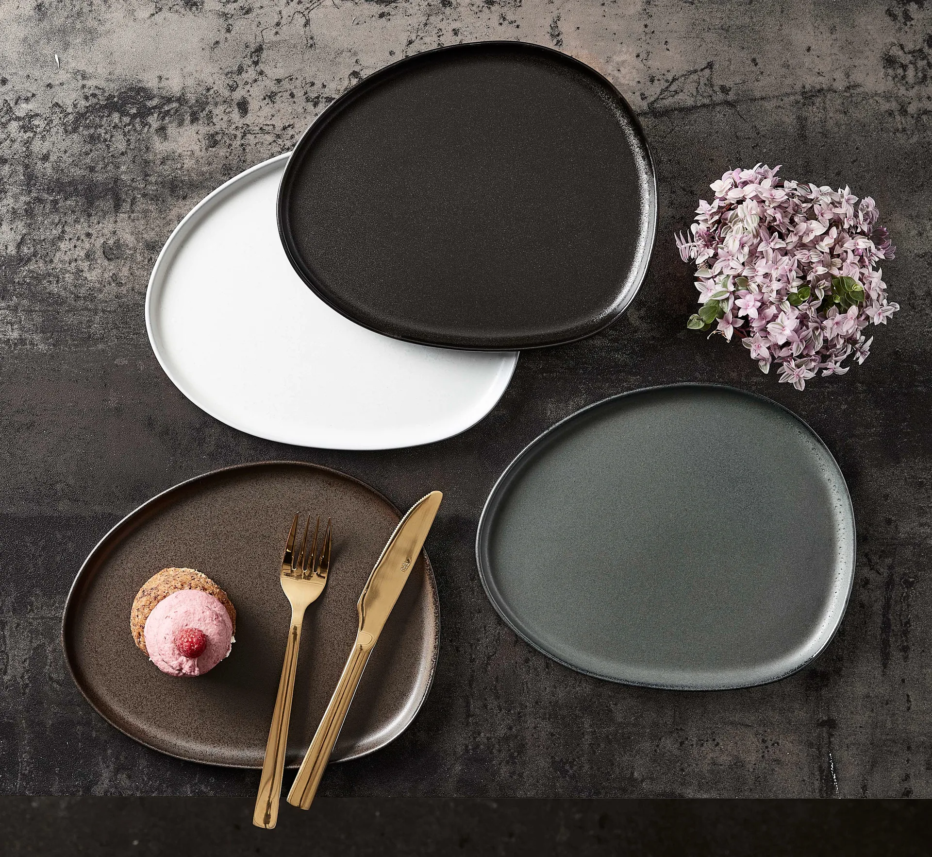 Raw Organic frokosttallerken 24x21 cm, Metallic Brown Aida