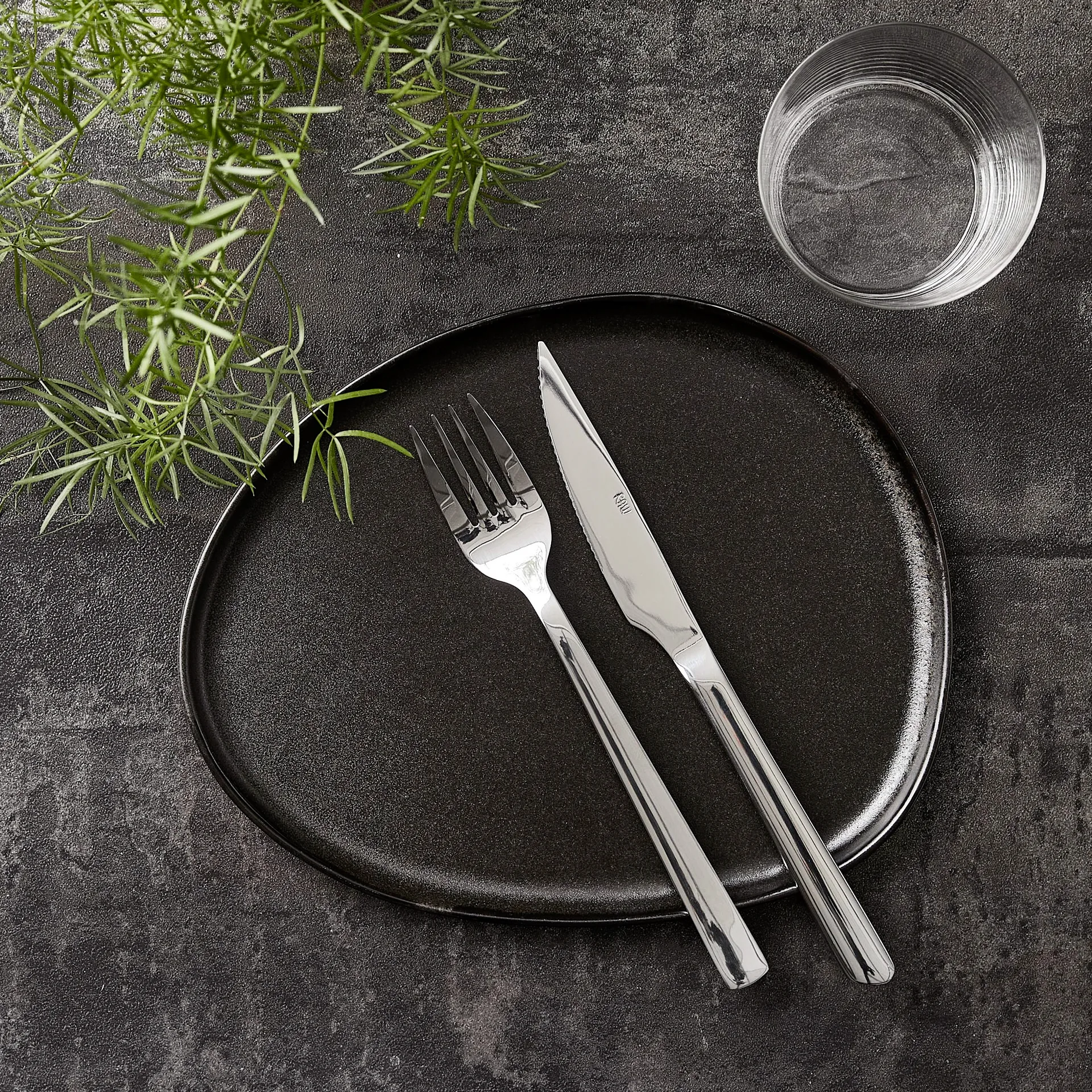 Raw Organic frokosttallerken 24x21 cm, Titanium Black Aida