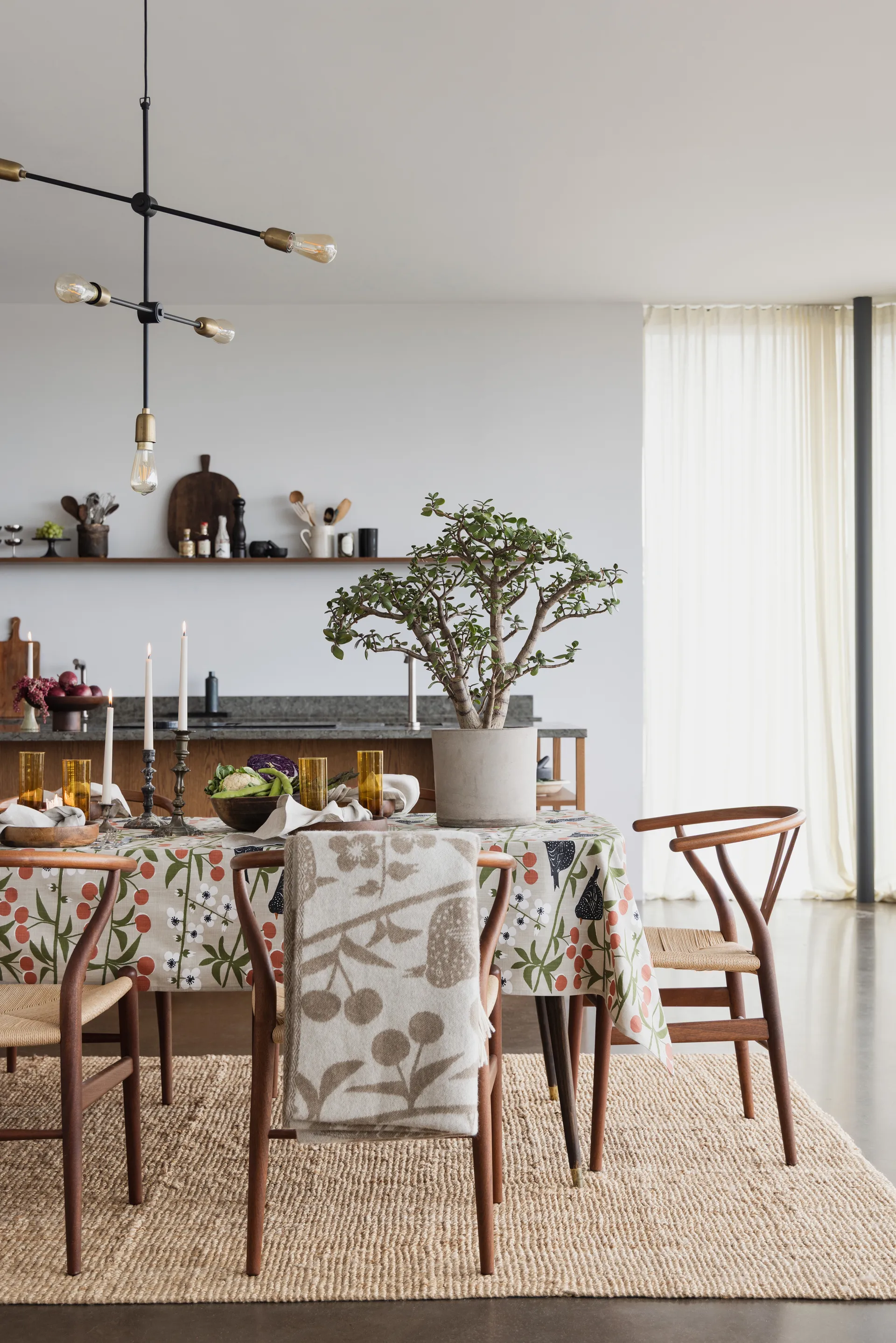 Körsbärsträdgården plaid 130x170 cm, Brun-offwhite Almedahls