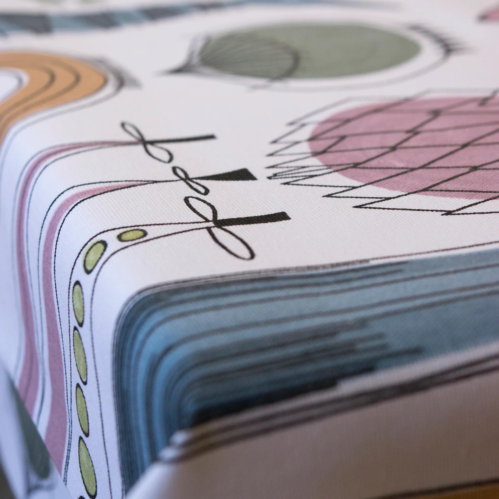 Picknick voksdug, blå-lyserød Almedahls