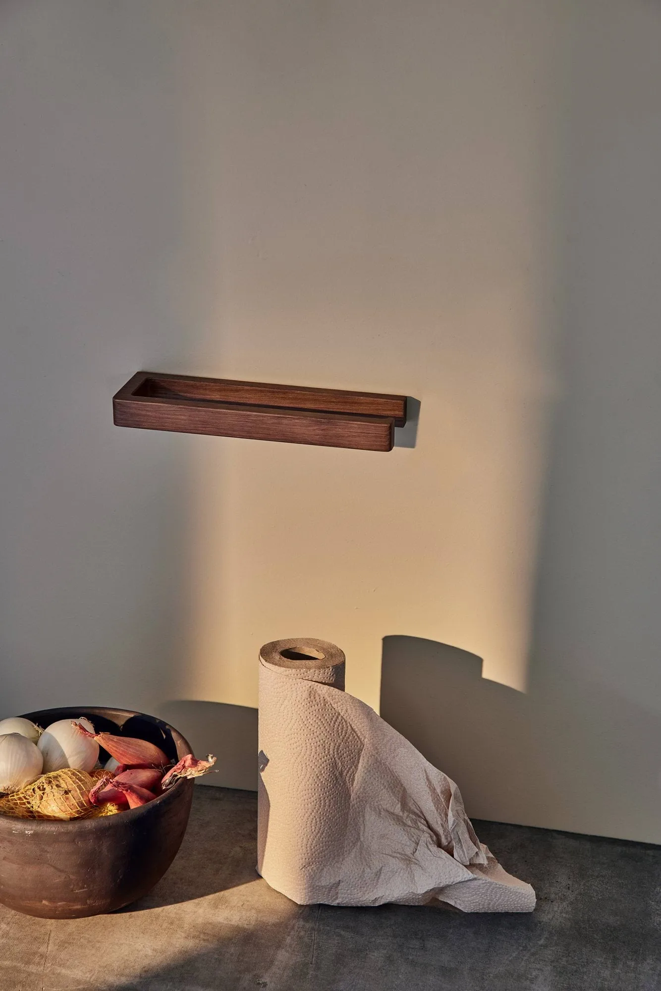 Andersen husholdningsrulleholder 2, Lakeret ask Andersen Furniture