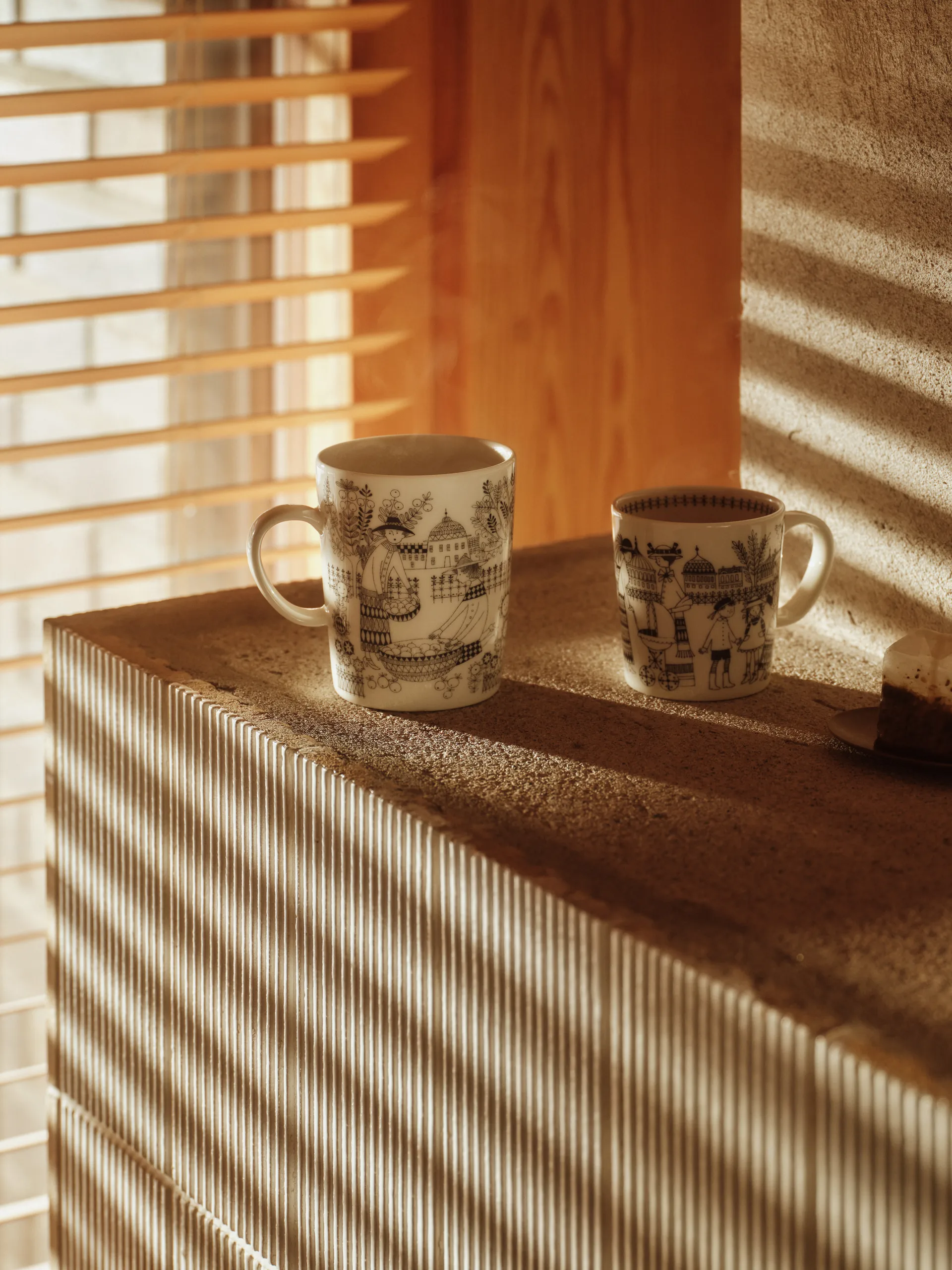 Emilia krus 50 cl, Sort-hvid Arabia