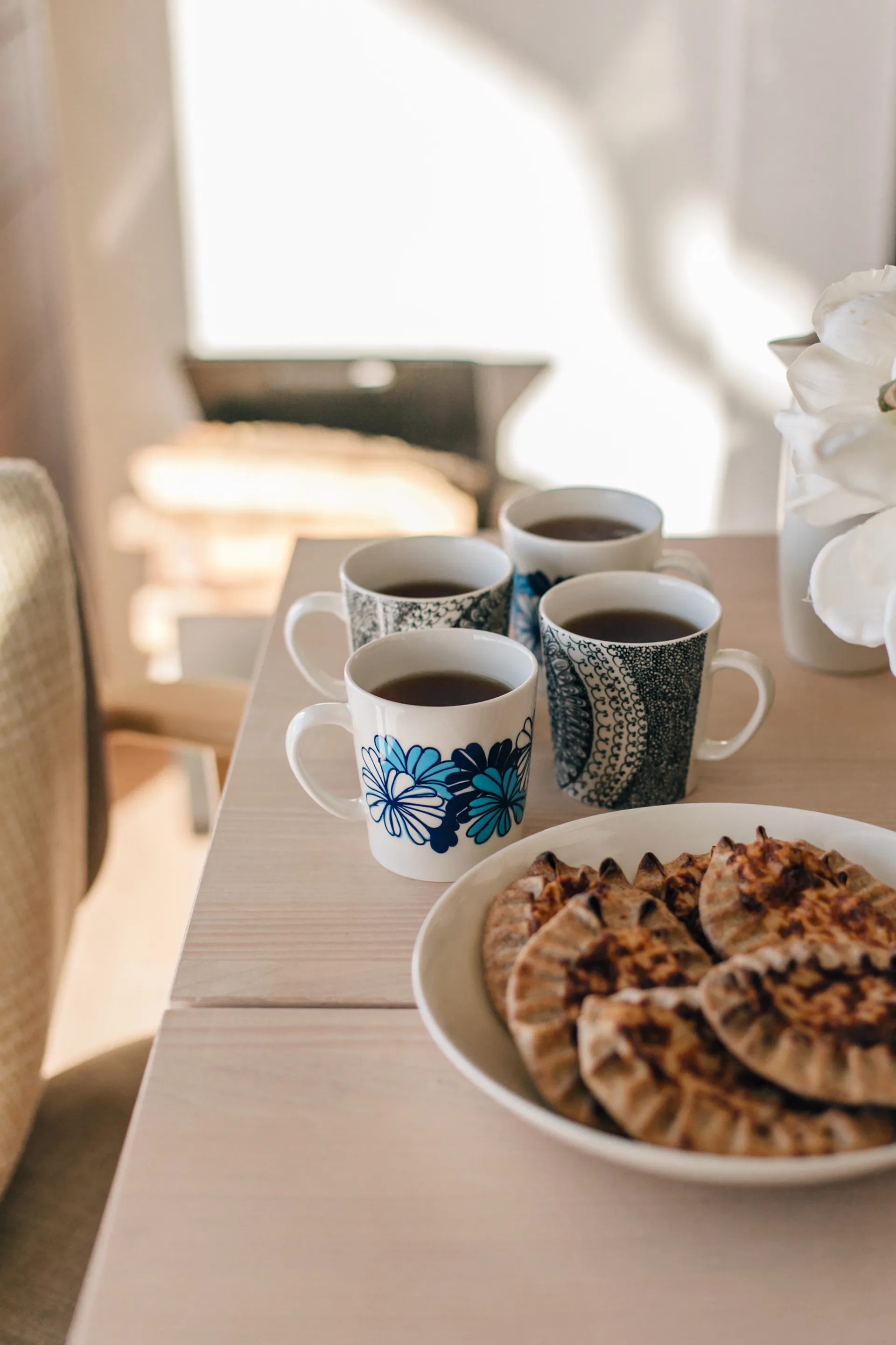Esteri Tomula Arabia mix sæt krus 30 cl 5 dele, Blå/Sort Arabia