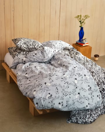 Mumi sengesæt 150x210 cm - Lilja sort/hvid - Arabia