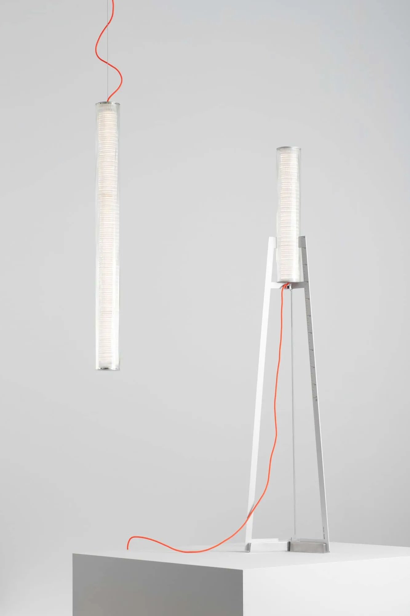 Criosfera pendel, appstyret, Vertikal Artemide