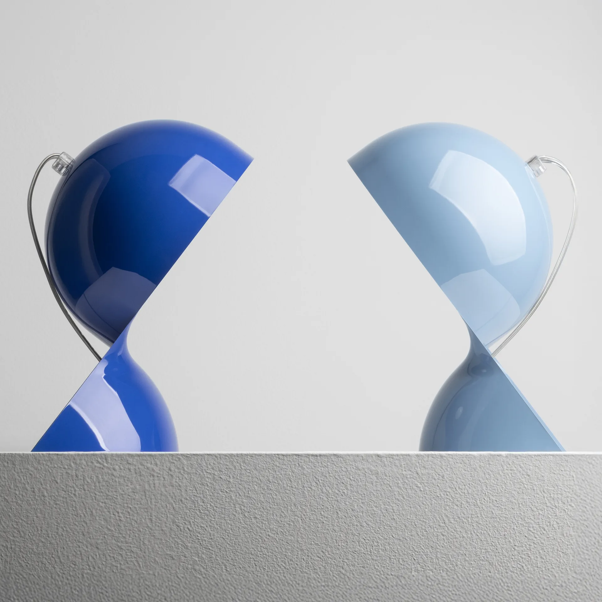 Dalu' bordlampe, Blue Klein Artemide