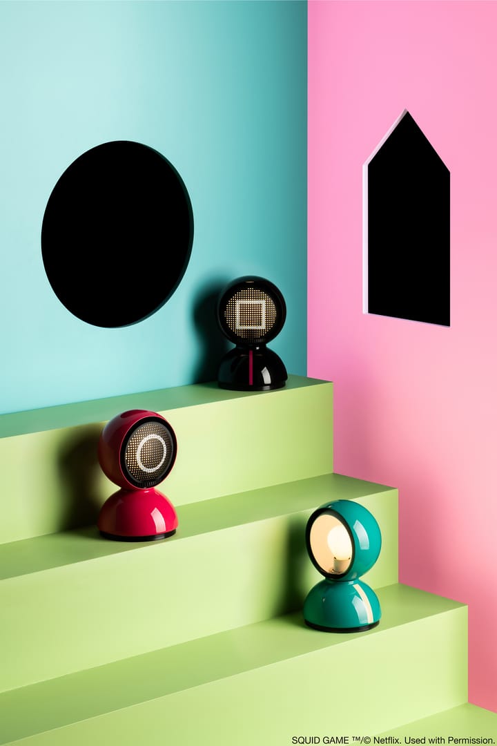 Eclisse x Squid Game bordlampe Special Edition, Guard pink Artemide
