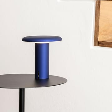 Takku bærbar bordlampe 19 cm - Anodized blue - Artemide