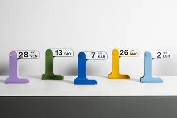 Timor evighedskalender - Light blue - Artemide