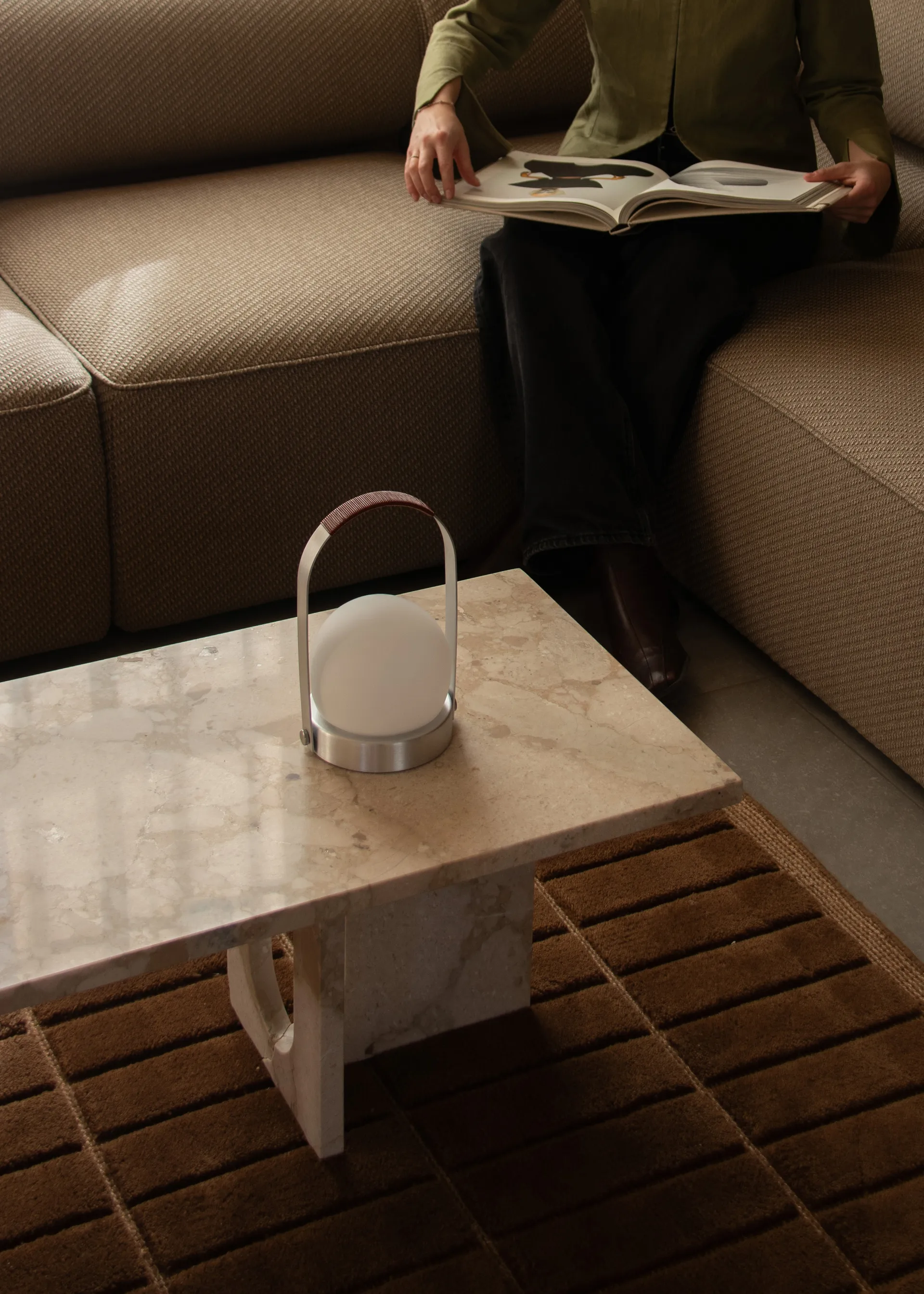 Carrie portabel bordlampe, Børstet aluminium Audo Copenhagen