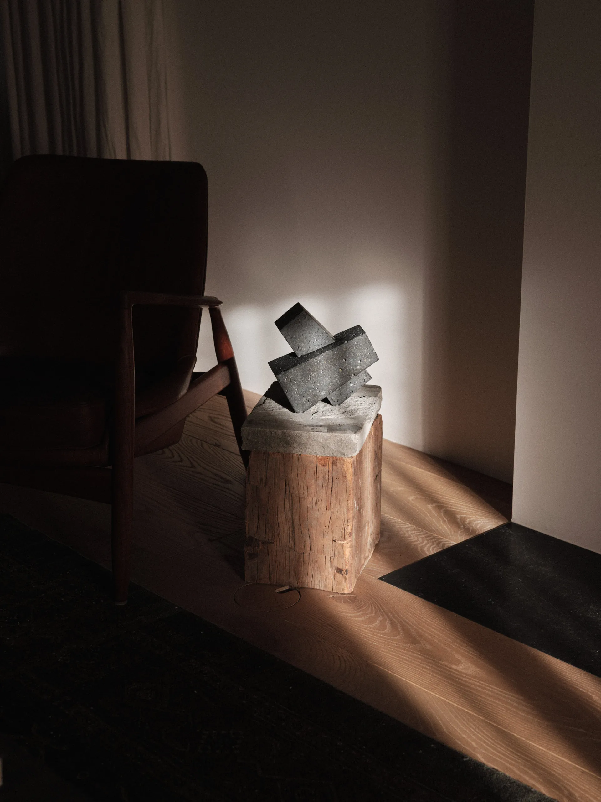 Converge bogstøtte, Lava stone Audo Copenhagen