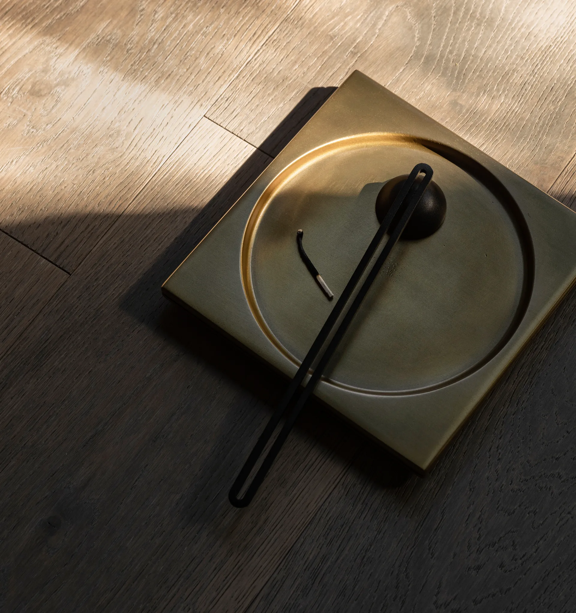 Divot bakke, Messing Audo Copenhagen