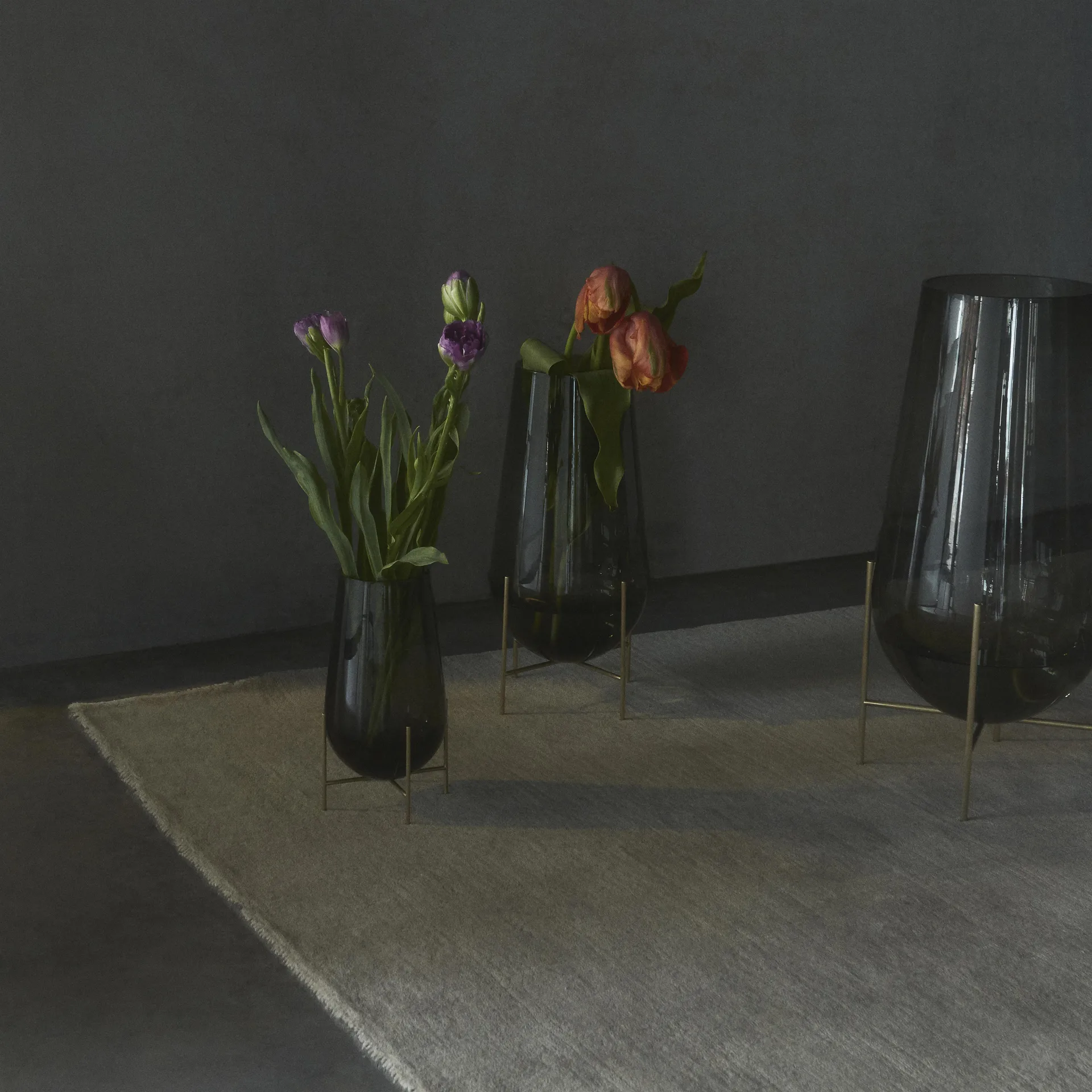 Échasse lille vase, røgfarvet glas Audo Copenhagen