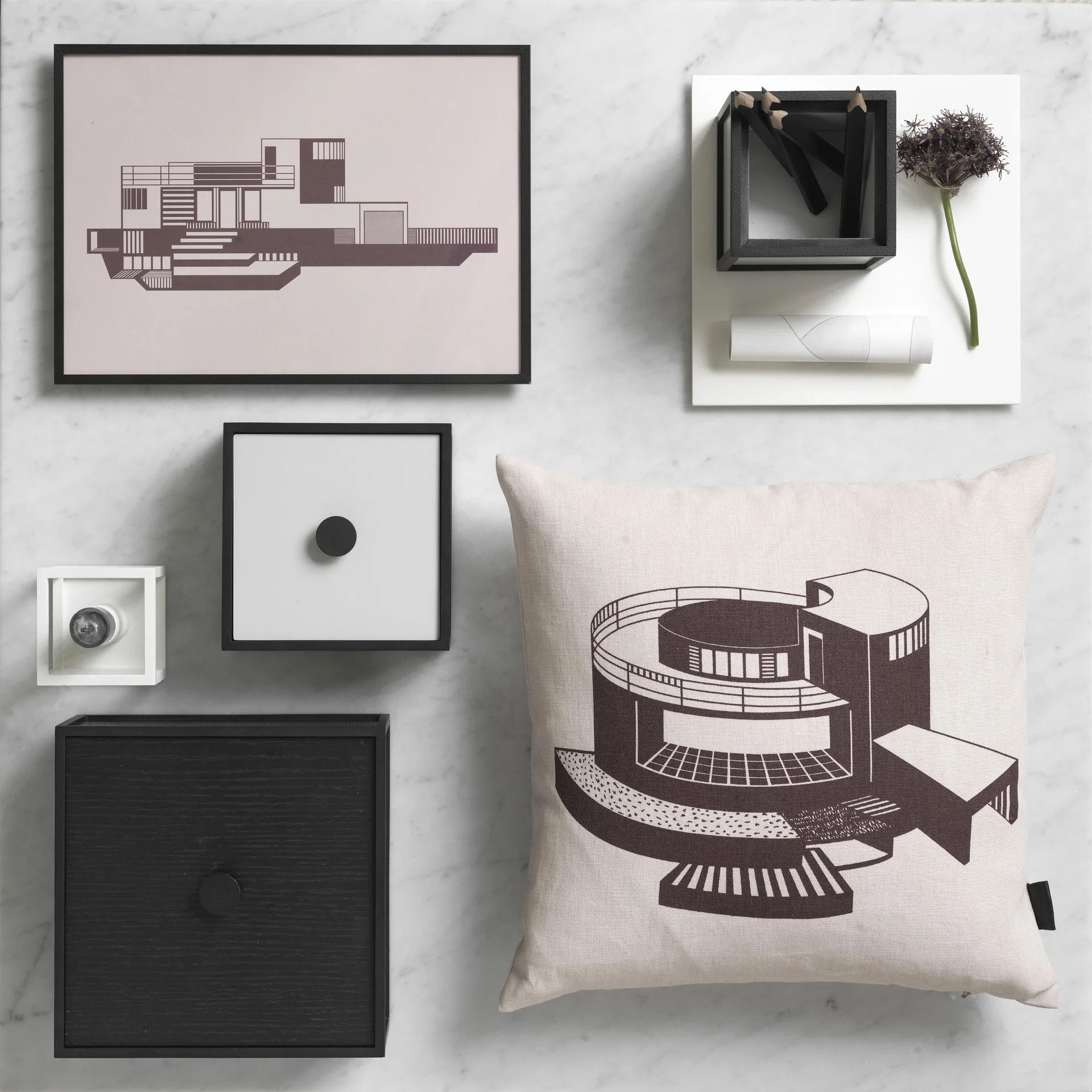 Frame 10 med låg, hvid Audo Copenhagen