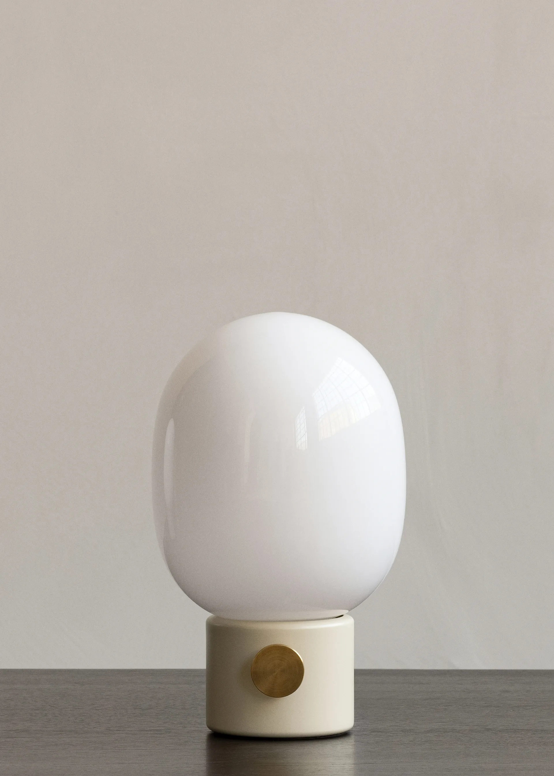 JWDA bordlampe, Alabaster white, Small Audo Copenhagen