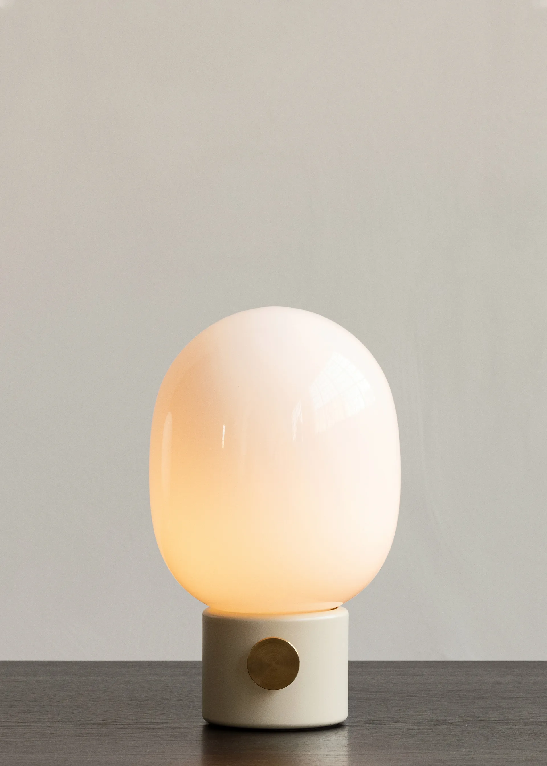 JWDA bordlampe, Alabaster white Audo Copenhagen